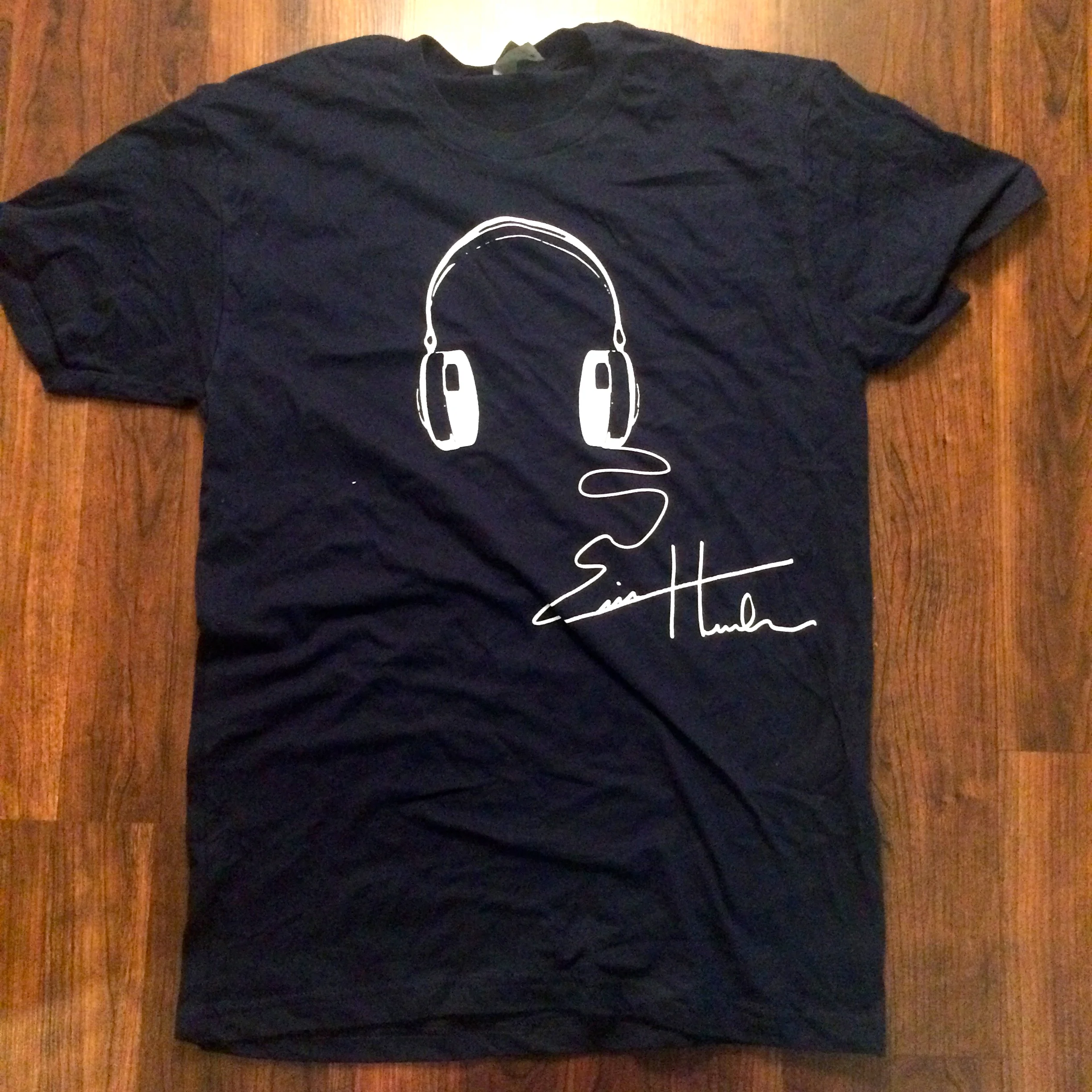 Navy & White Headphones Signature t-shirt