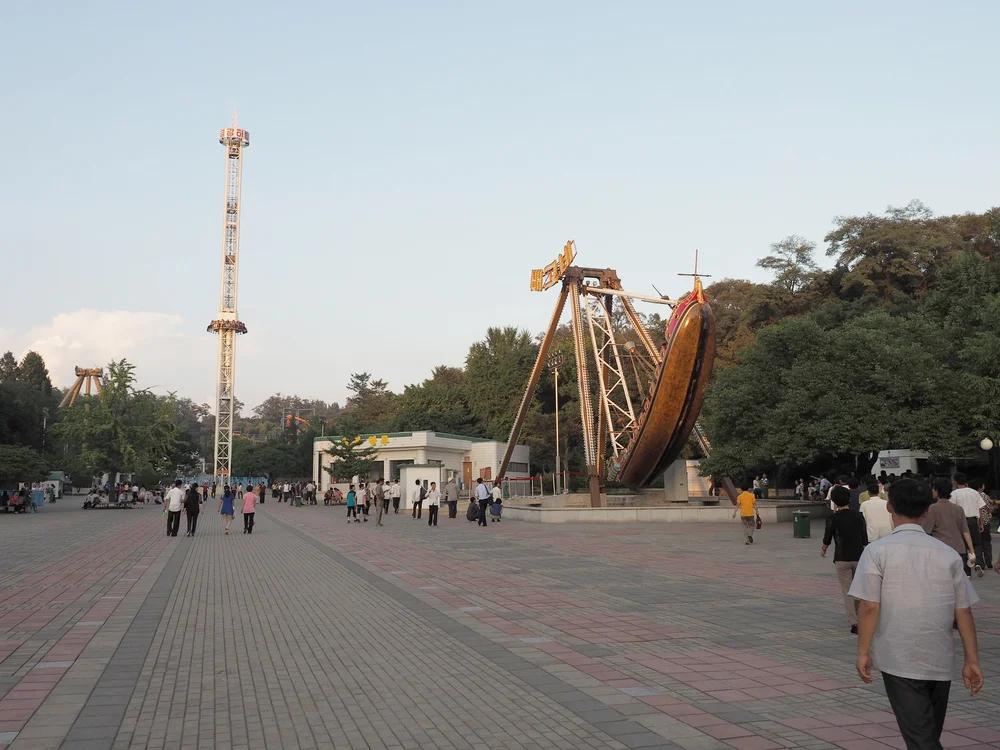  Amusement park entrance 