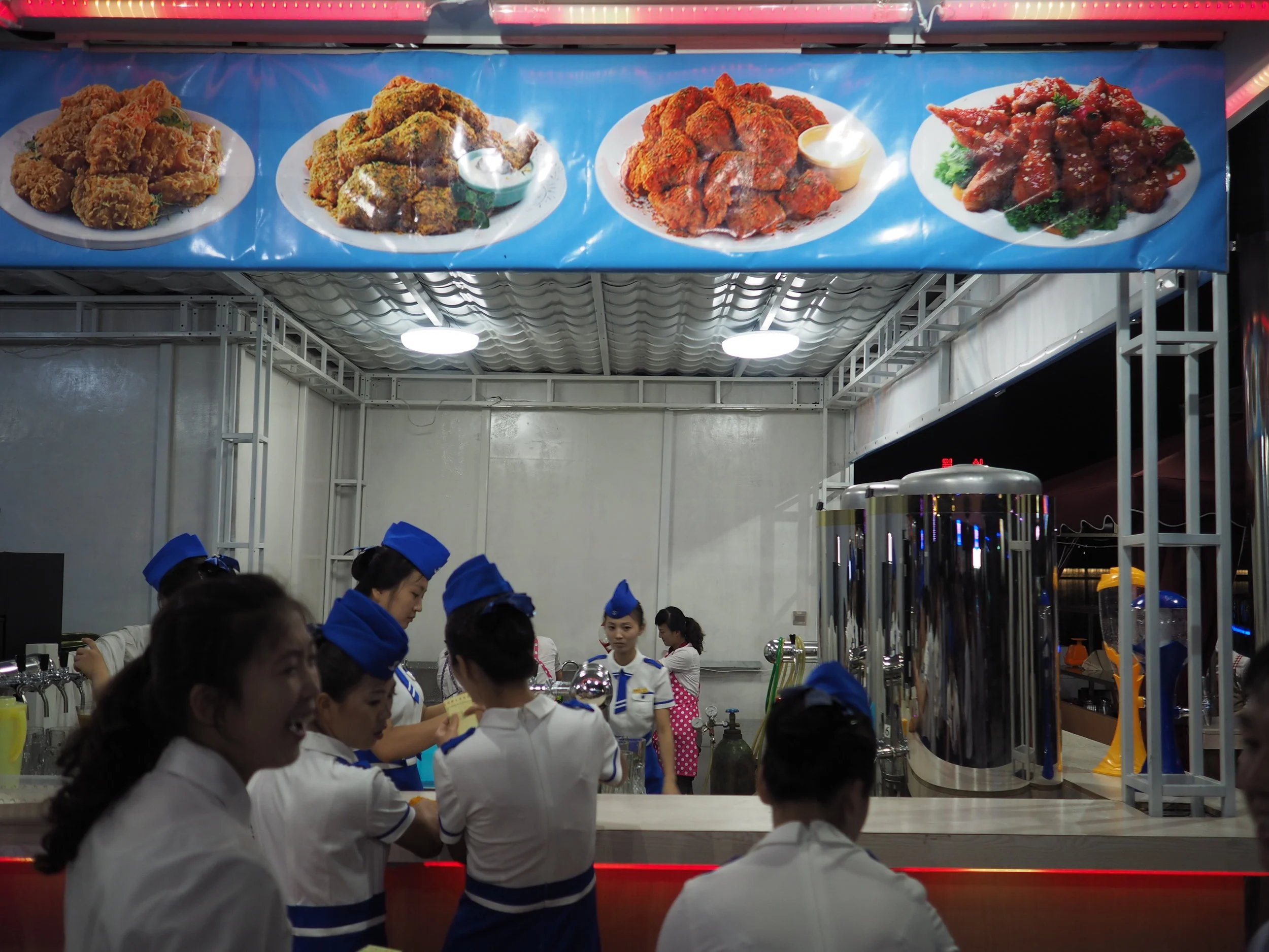  Kitchen and food staff 