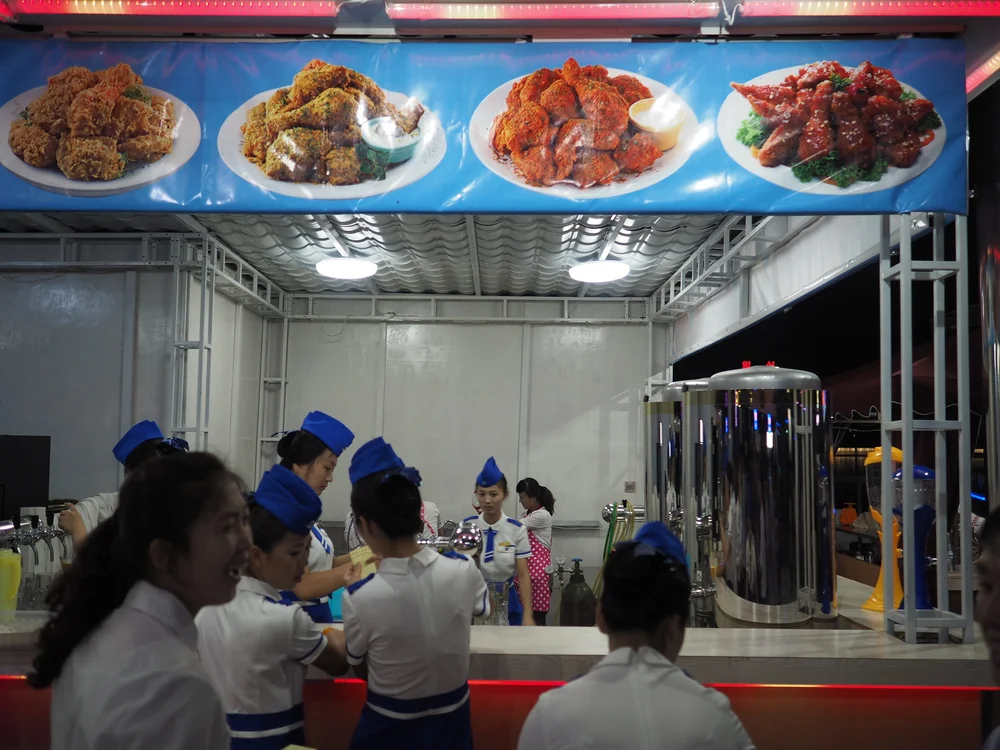  Kitchen and food staff 