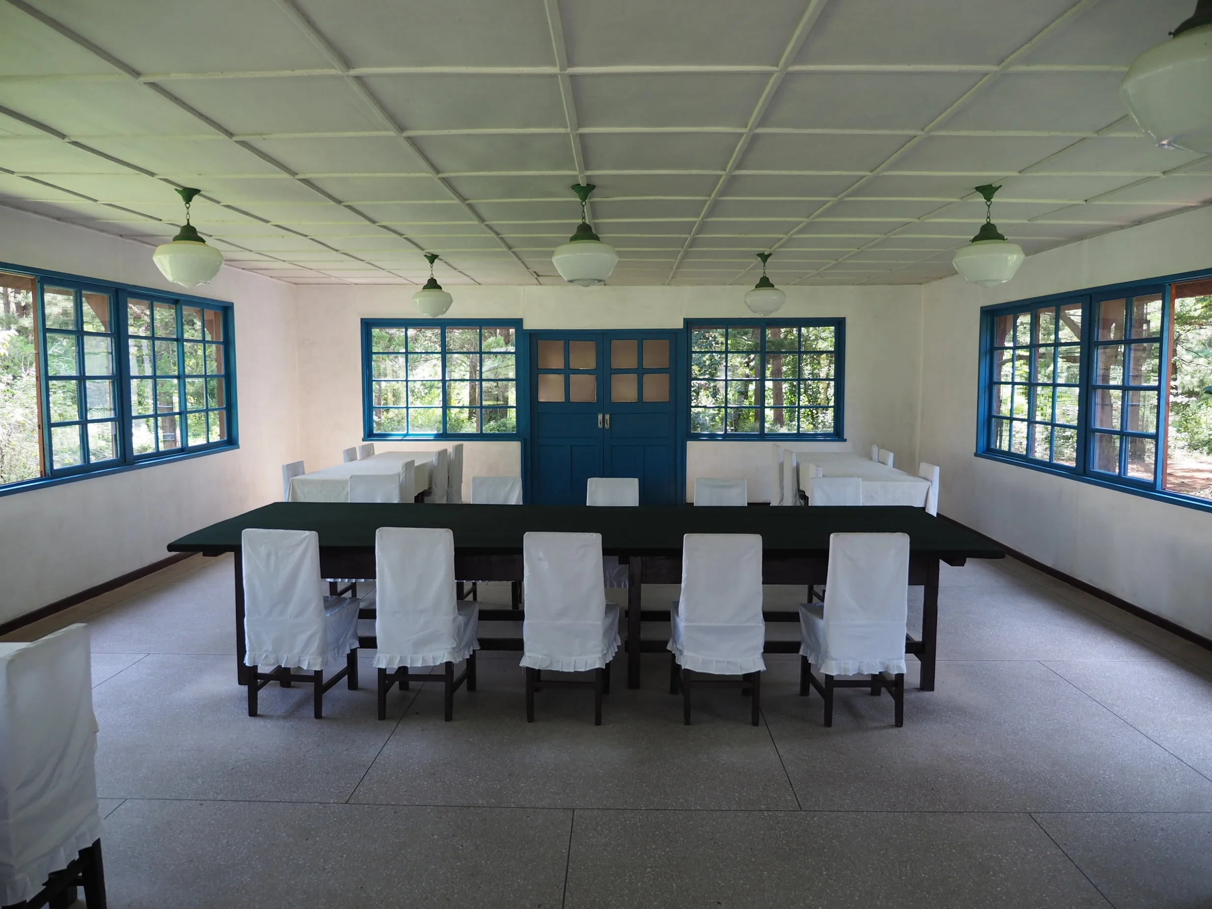  Table where the armistice discussion was held 