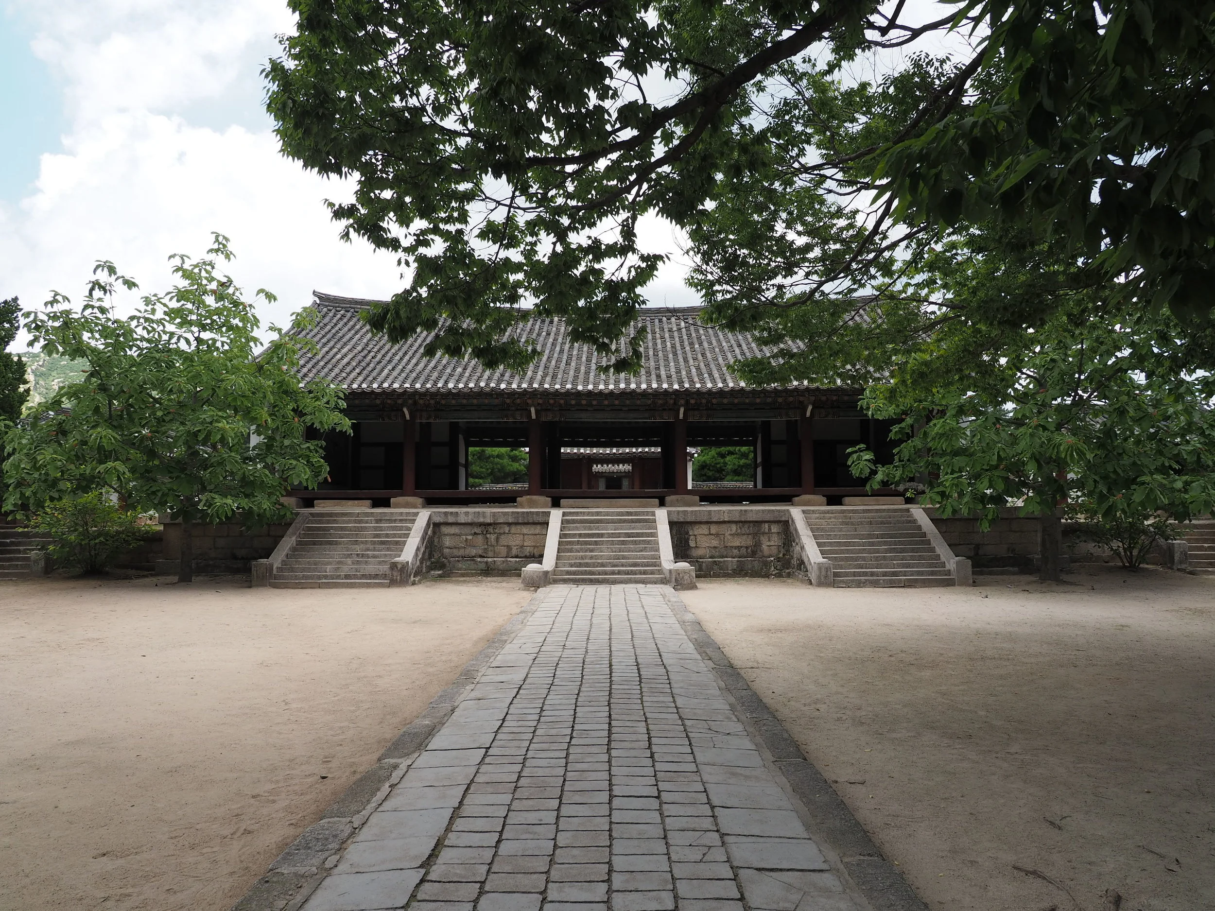  Entrance to the Koryo History Museum 