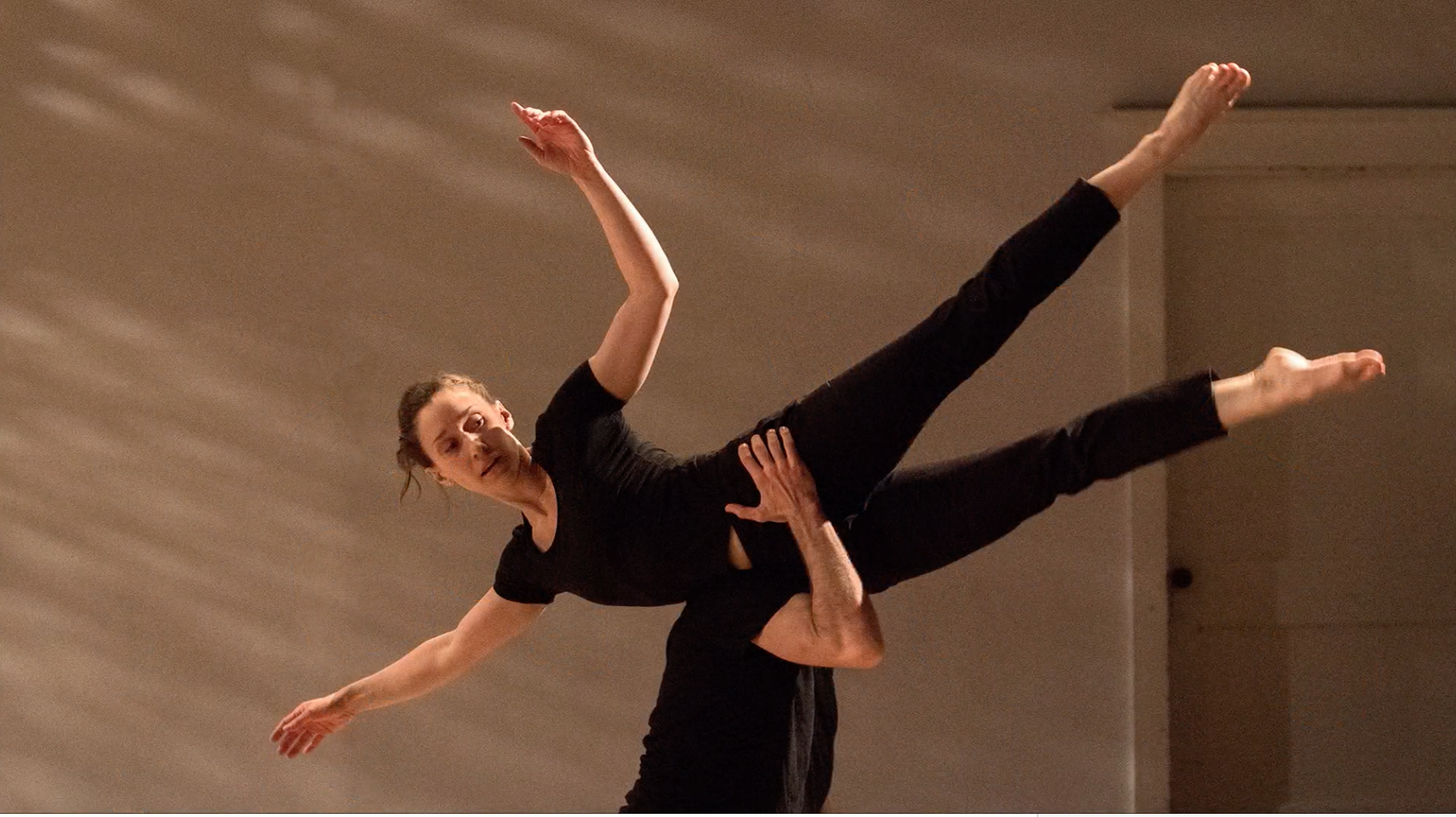 Engage the Feeling Arms by Peter Bingham Performers: Olivia Shaffer, Farley Johansson, Walter Kubanek at EDAM Choreographic Series Dec 2016 image credit: Chris Randle