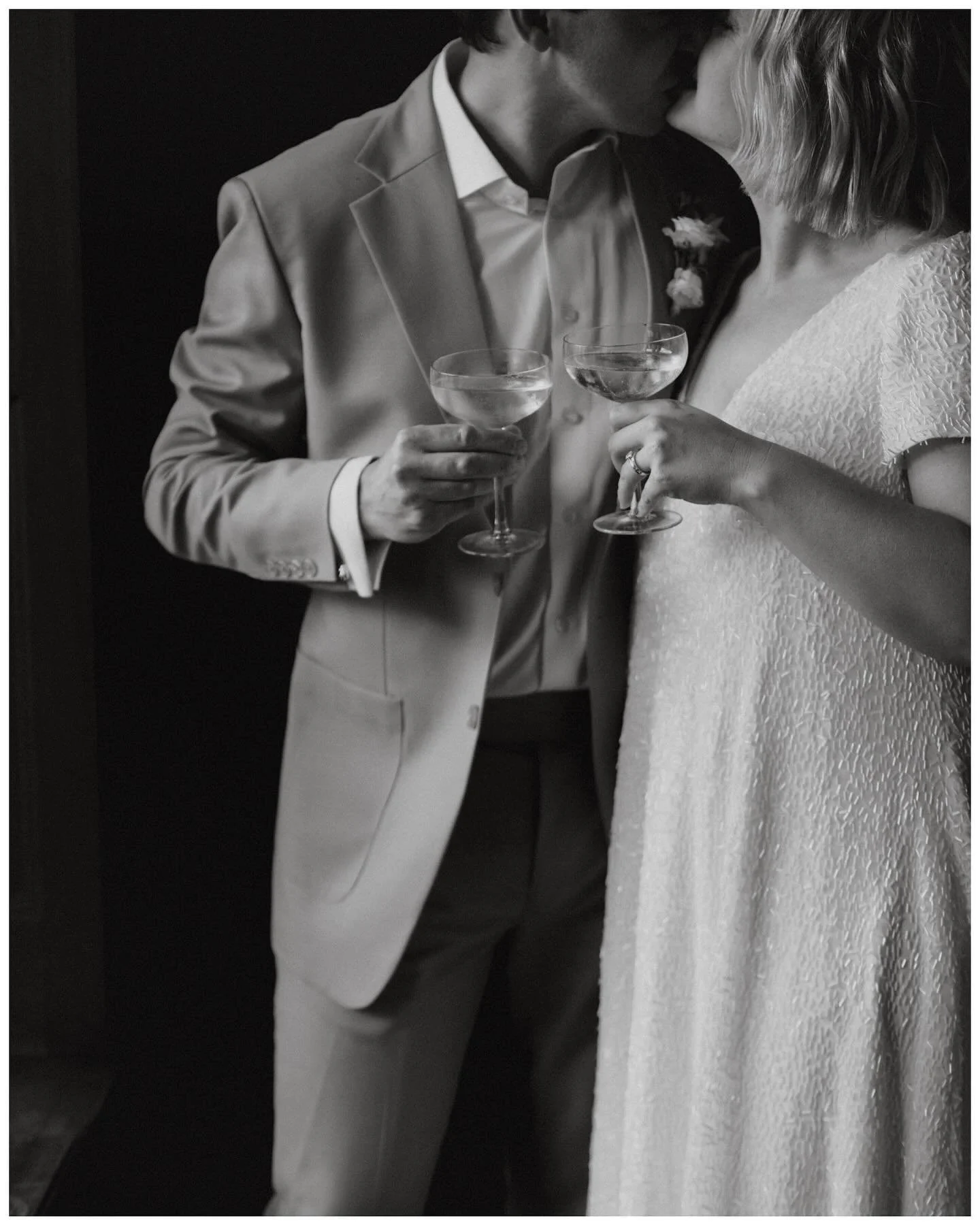 About last weekend✨🎺

Venue: @glenshielvenue 
Event planning and caterers: @bywordofmouthsa 
Photographer: @barefootheart_ 
Second shooter: @diggiest 
Jazz band: @darlingtonokofumusic 
Dress designer: @nuptbridal 
Hair: @pienk.salon