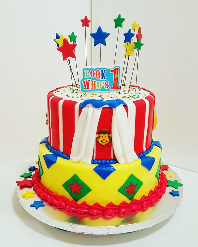 Circus-themed cake! #dessertfirstlady #dessertfirst #designercakes #circuscakes #circusbirthdayparty