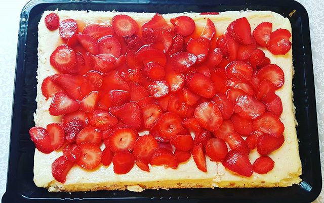 VERY Strawberry Cheesecake! #dessertfirstlady #dessertfirst #cheesecakelovers