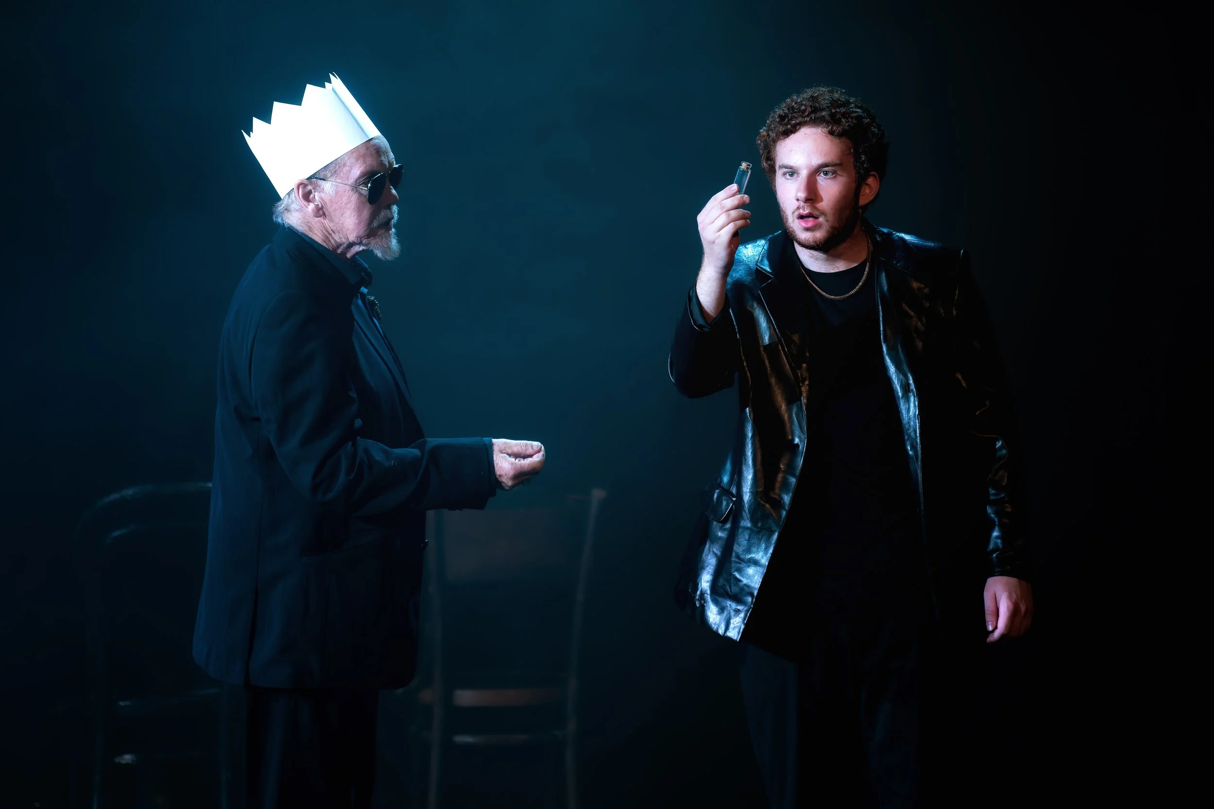HamletRedux_4_PragueShakespeare.jpg