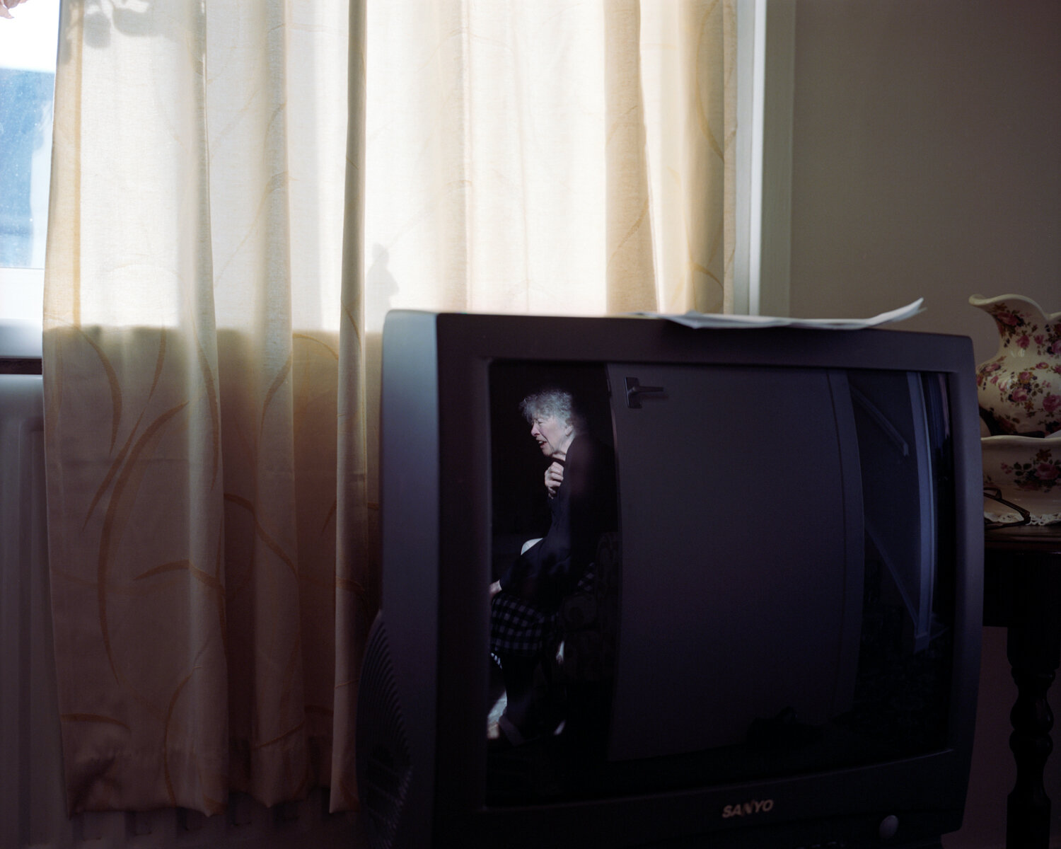 26) Nans Reflection In The Old Tv (2).jpg