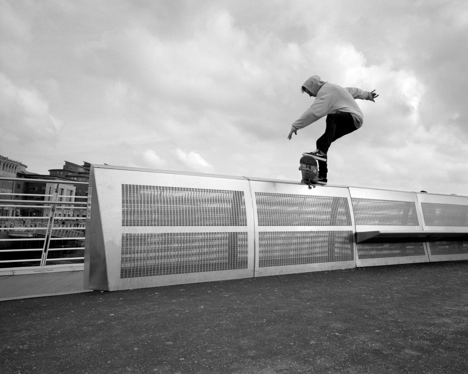 The Cougar - Fs 5-0 On The Millenium Bridge - Gateshead.jpg