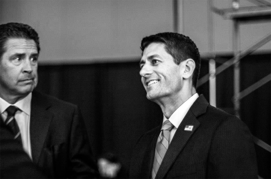 Dan Marino Talks with Representative Paul Ryan (R-WI) Backstage