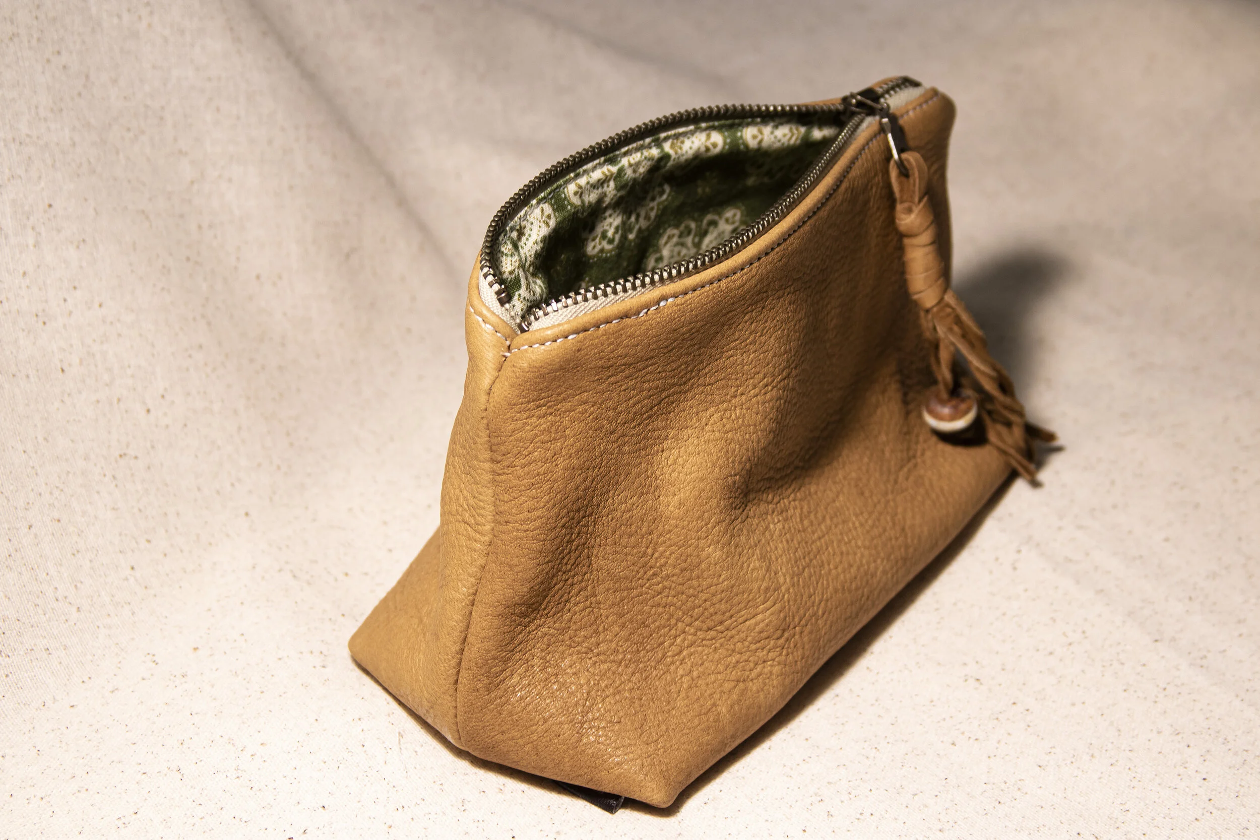 MakeupBag_b.jpg