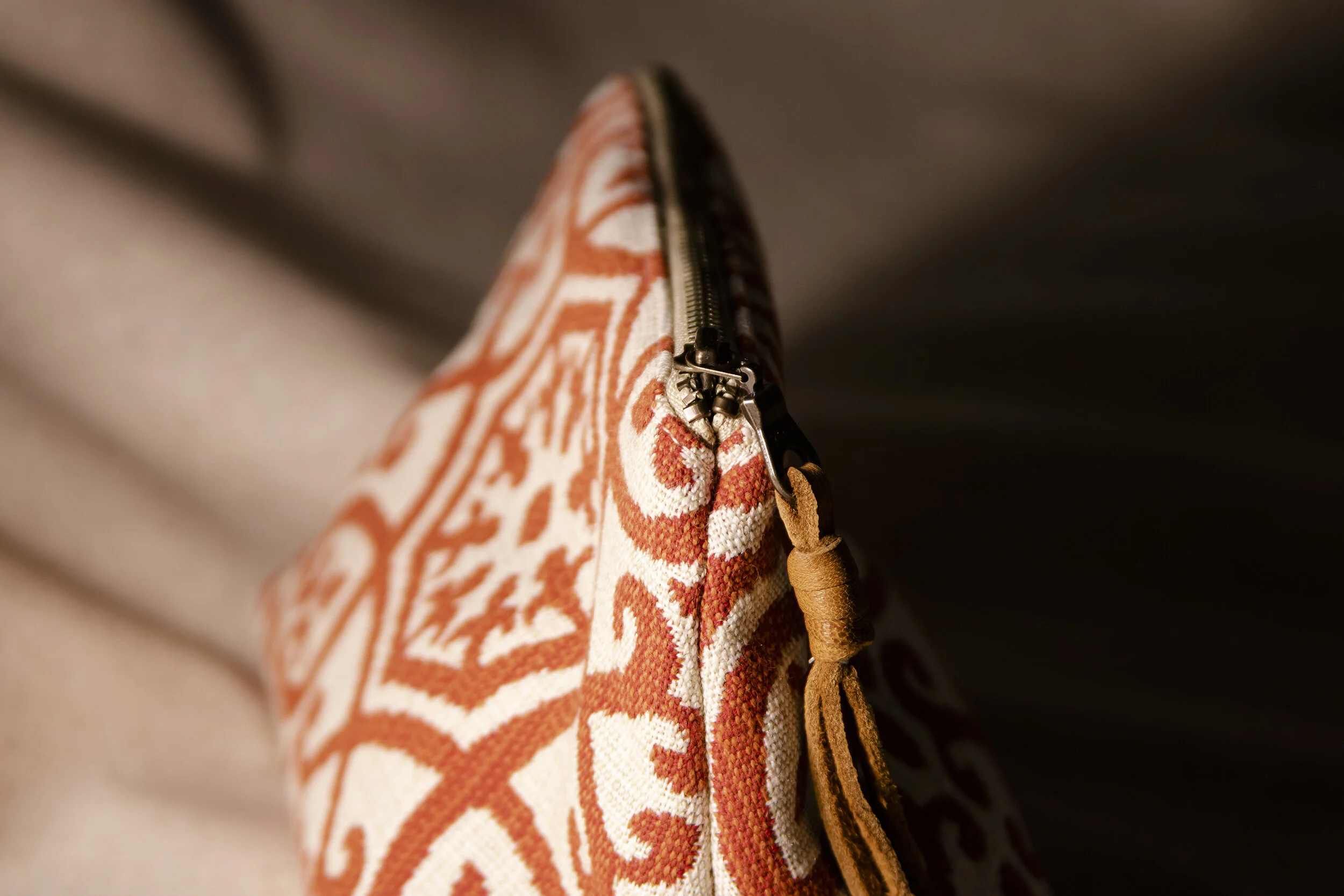 MakeupBag_e.jpg