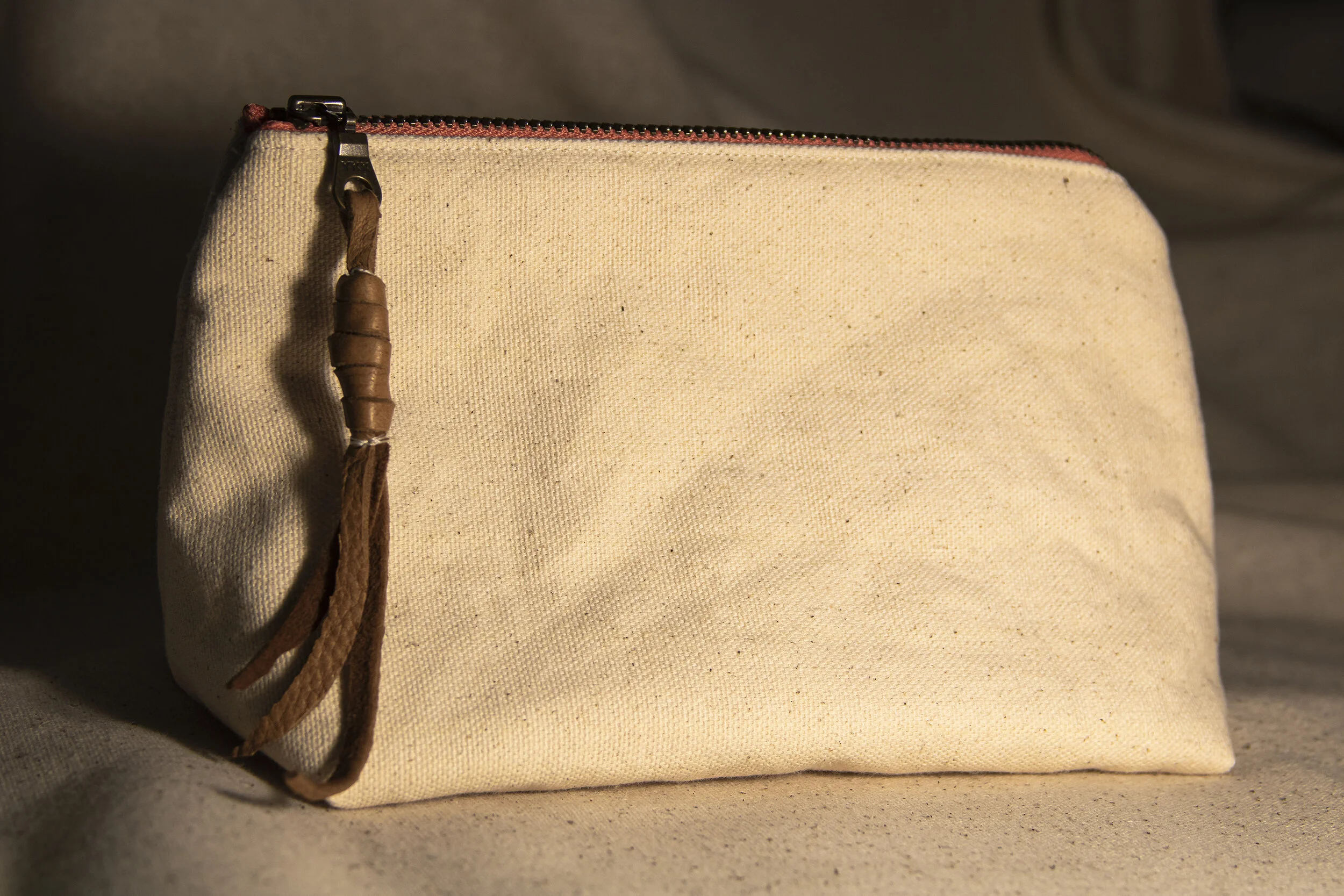 MakeupBag_g.jpg