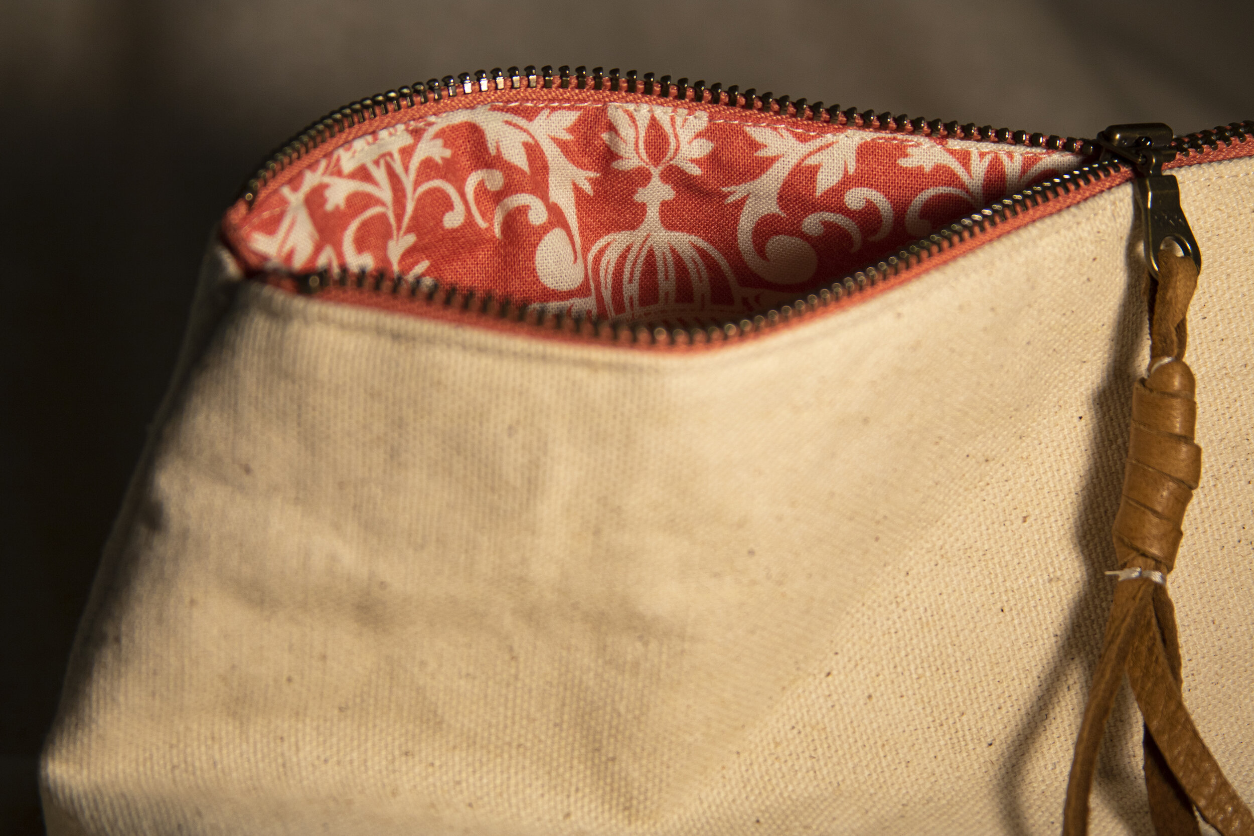 MakeupBag_i.jpg