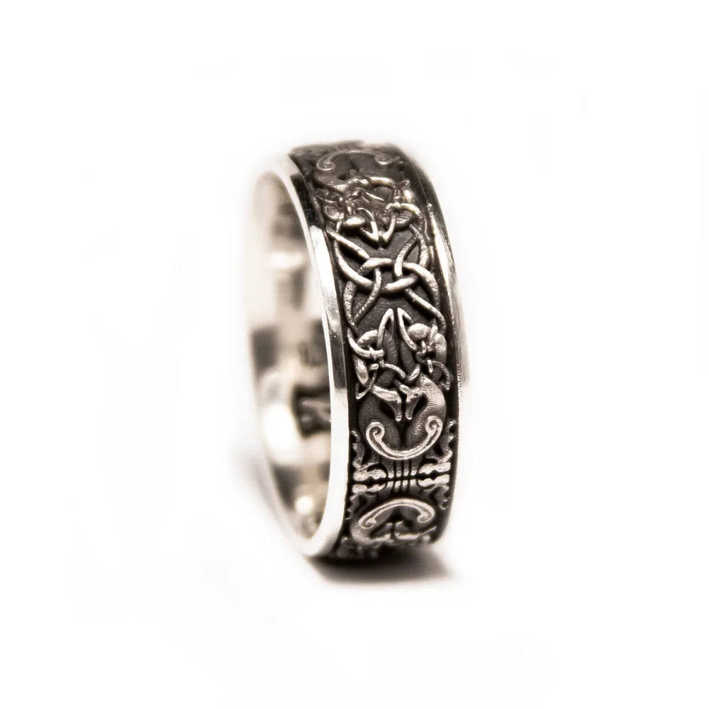 Elegant Black & Sterling Silver Celtic Knot Wedding Band With CZ Stones - Size 7.5, 5.9mm Wide