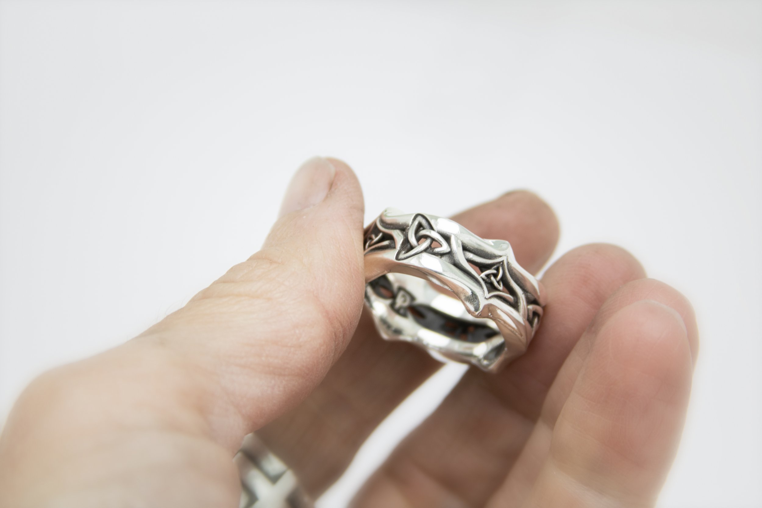 Trinity knot band