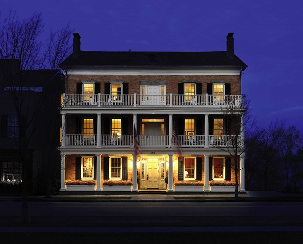 Aurora Inn at Night.jpg