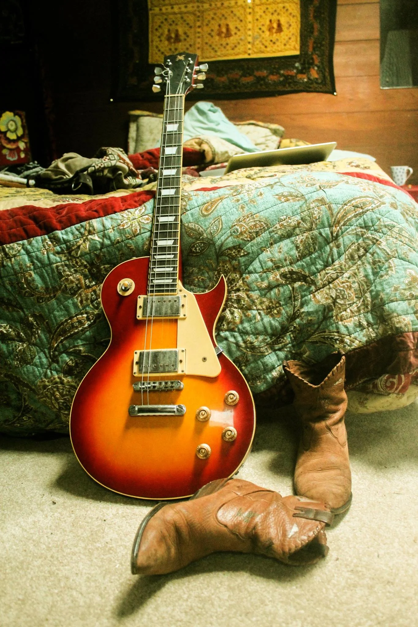 Dusty, Iluka's Gretsch. Image via Facebook