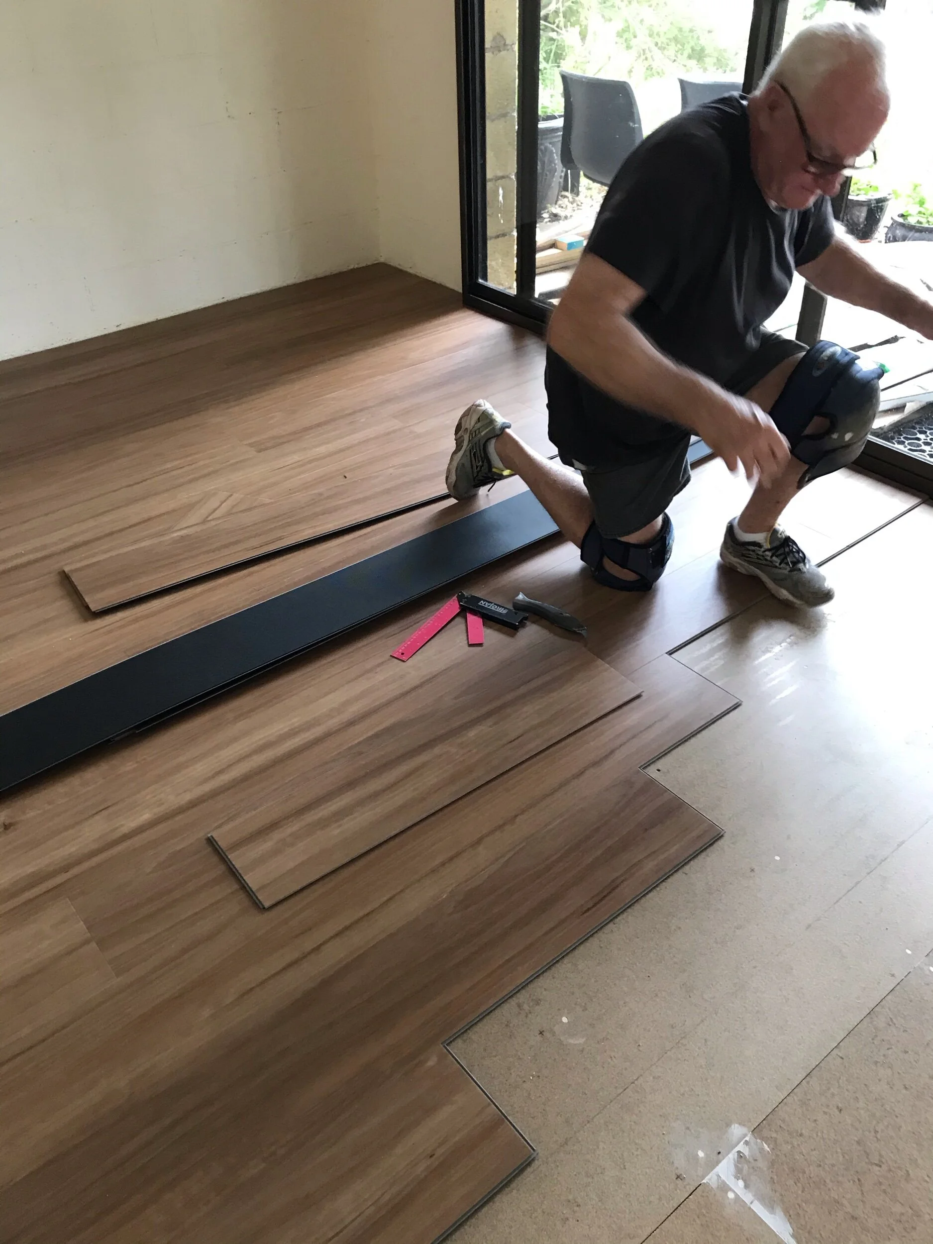 I couldn’t have done it without my brother-in-law Paul who did all the measuring and cutting of the planks.