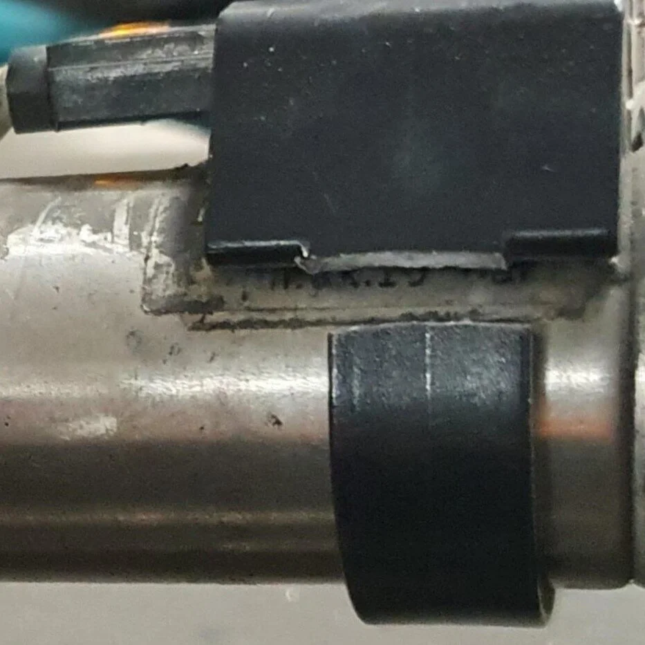 Step 1: Identify Problem PointThe machine had stopped with the cylinder in its forward position. To continue the sequence, the machine was waiting for a signal confirming the cylinder had reached its forward position, due to a broke mounting clip ho…