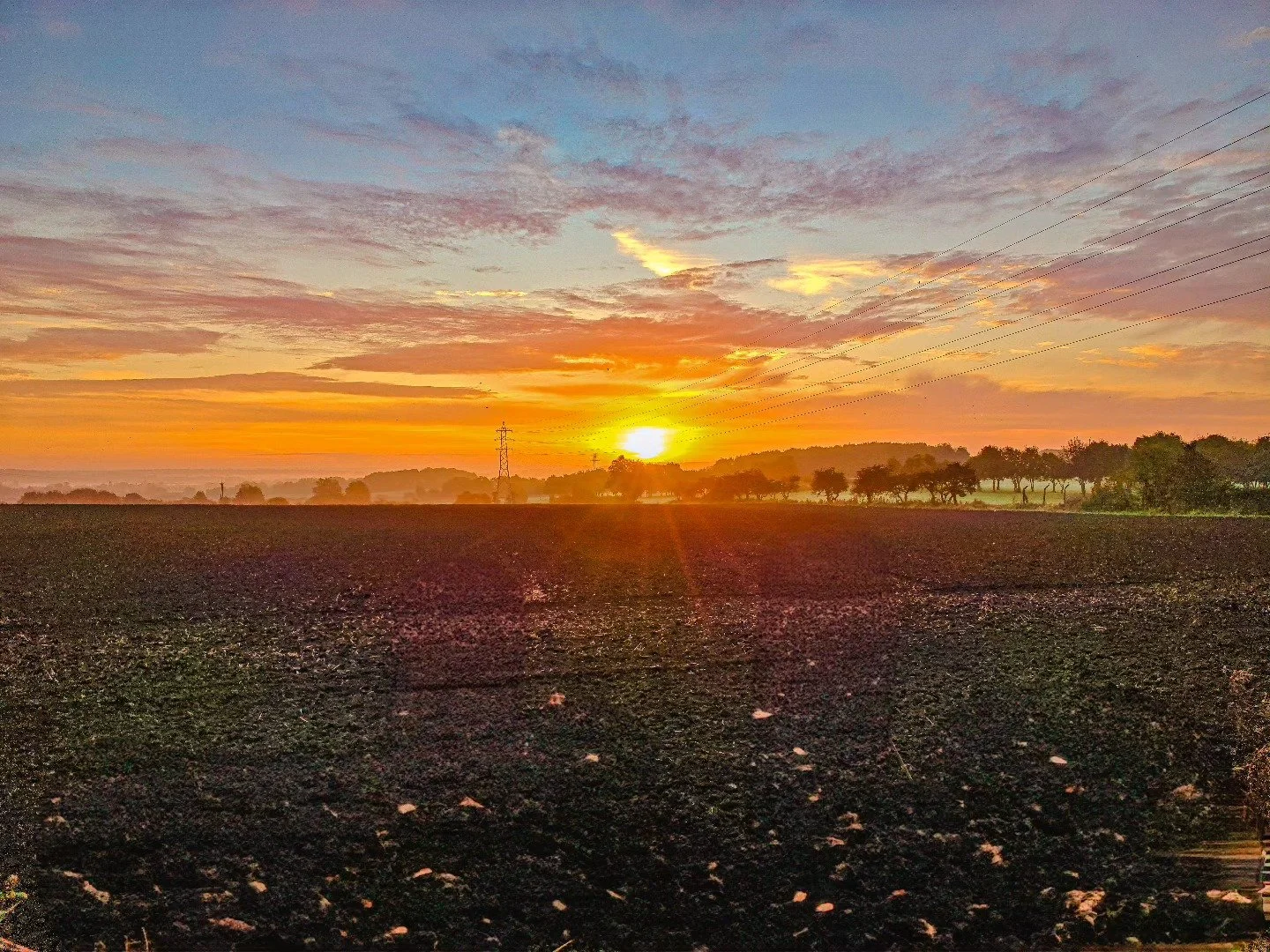 Good morning. We are having some beautiful sunrises in the northeast. 📸

#dcwow #canonuk #landscapes #photooftheday #nature #sunrise #northeast #photograohyislife #jessopsmoment #photogram #sunderland #photographer #great_britain