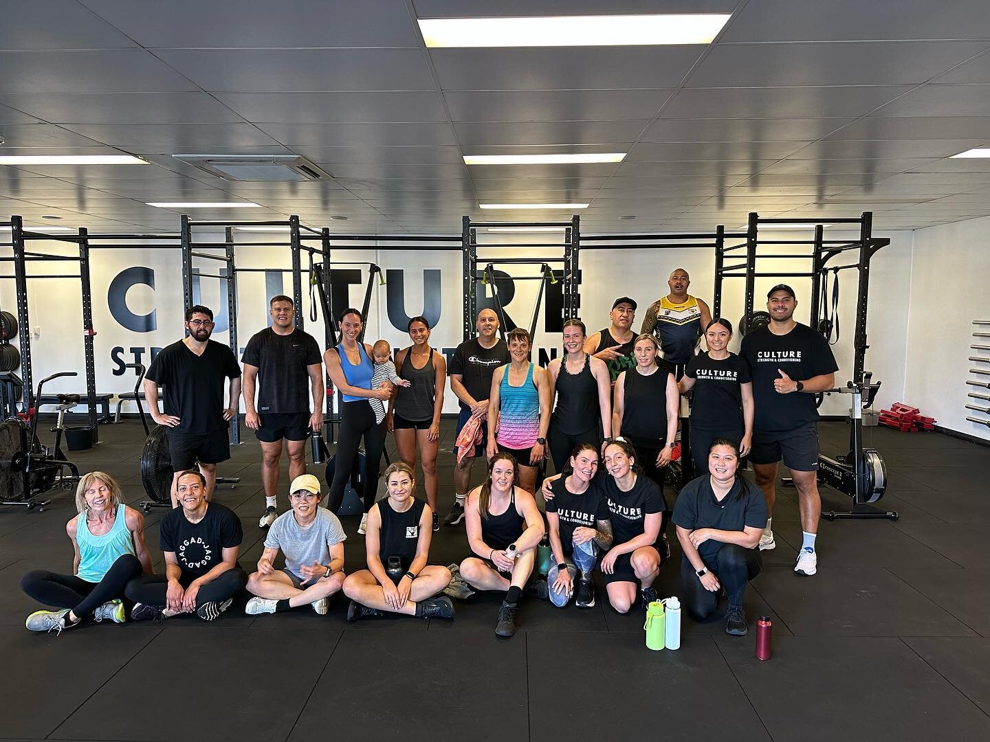 Weekend Warrior to finish off Week 4 of our STRONG BODY STRONG MIND CHALLENGE 🔥

Officially half way through 🙌🏼

#TeamCulture #EverydayAthletes