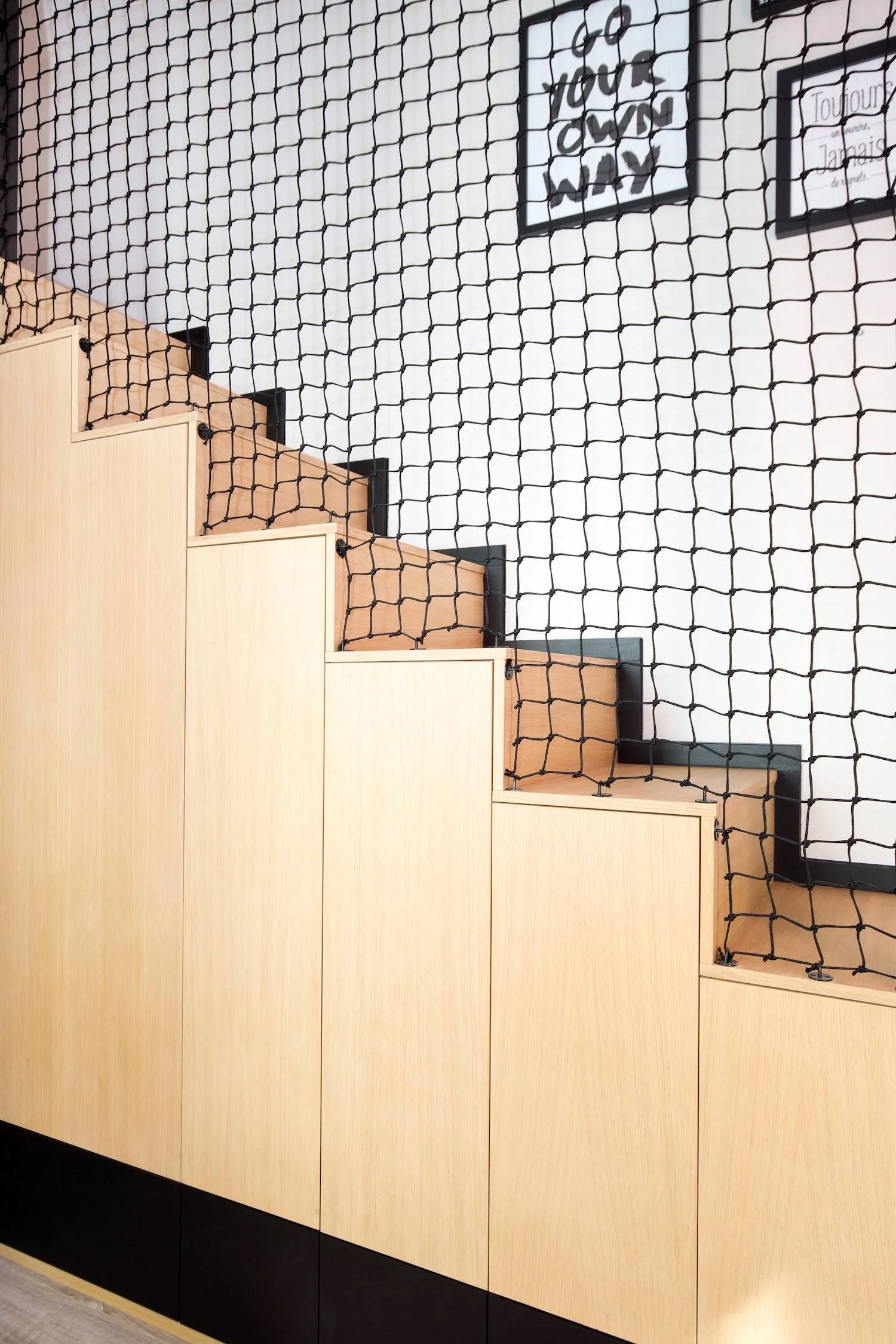 Escalier placards filet.jpg