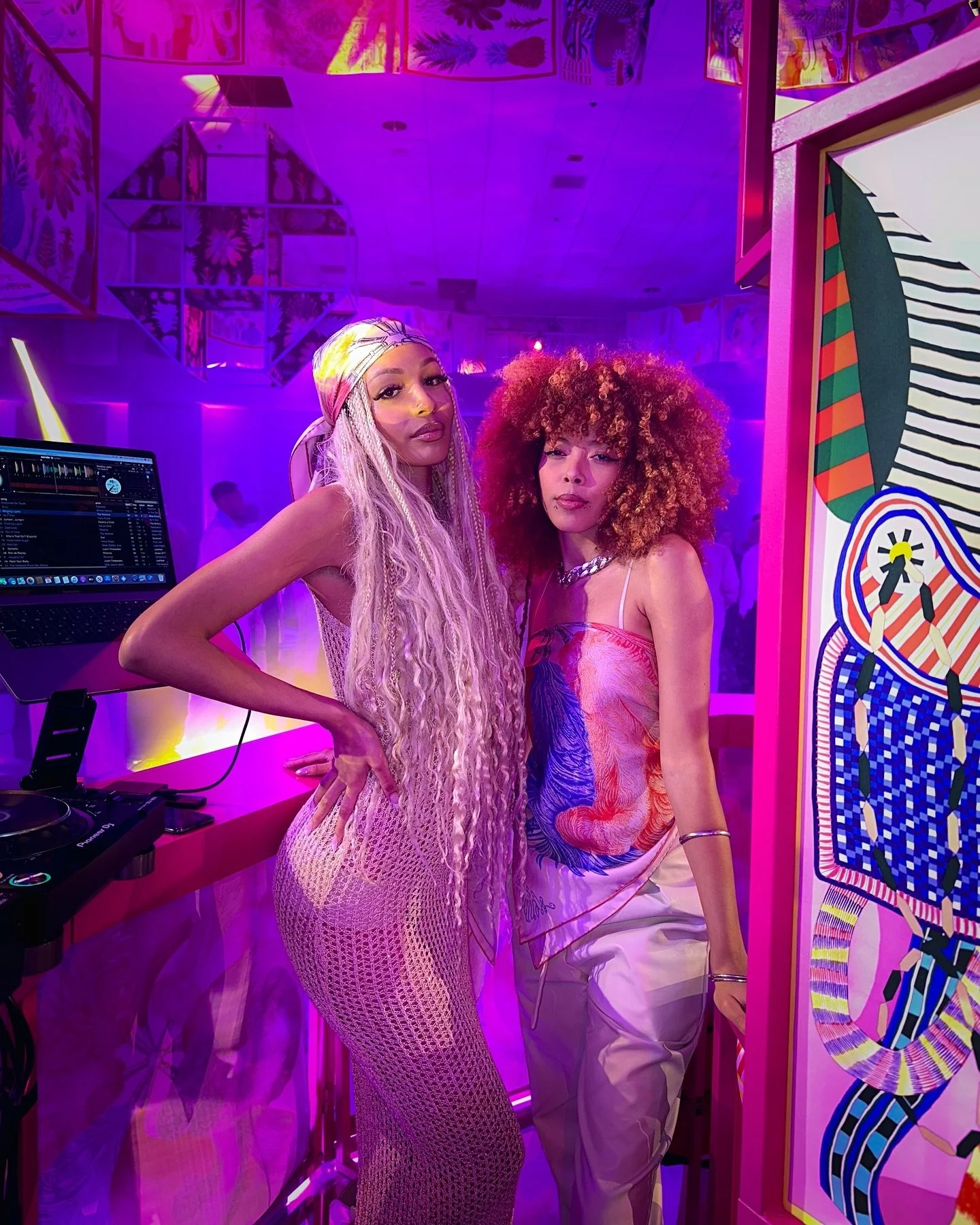 Marlee XX and Giselle Peppers DJing for Herm&egrave;s in Palm Springs. @themixxstress @gisellepeppers