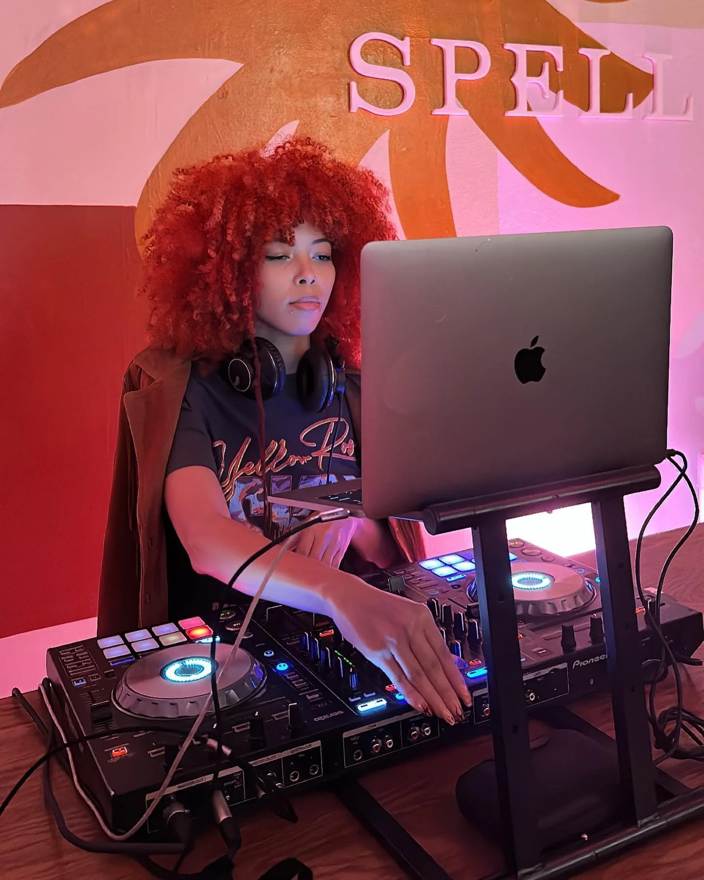 Marlee XX spinning the launch of the @spell pop-up on Abbot Kinney 🖤🌈 @themixxstress 
.
.
.
.
.
#dj #djagency #fashionevent #femaledj #djlife