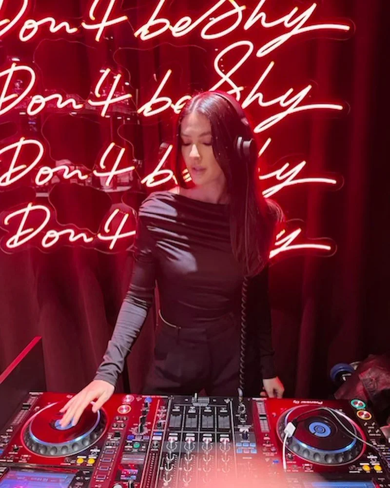 5 weeks at The Grove w/ @kilianparis 🪩 @tiana_verhagen @grlskout 
.
.
.
.
.
#dj #djagency #femaledj #femaledjs