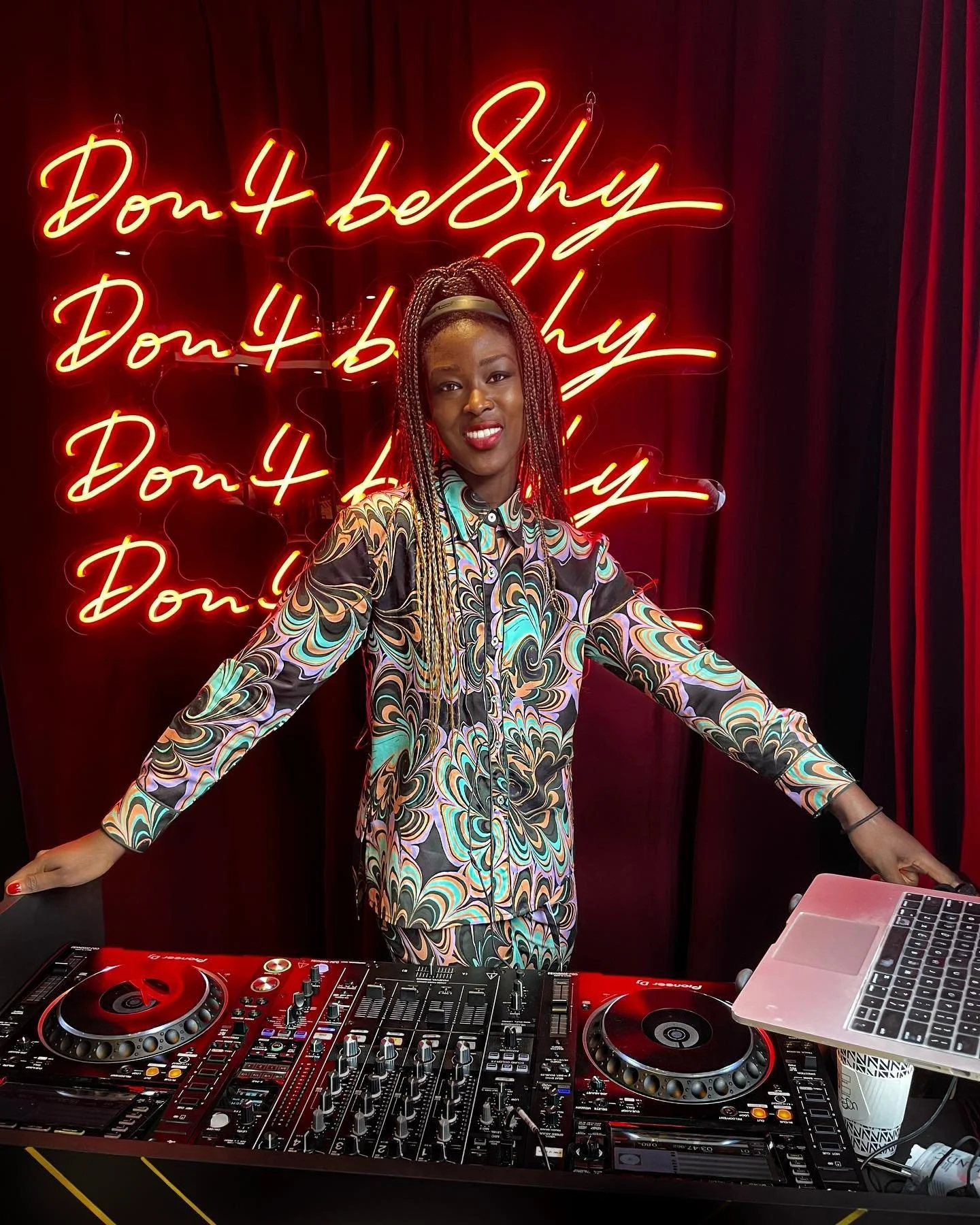 5 weeks at The Grove with @kilianparis 💓 @iamvalfleury 
.
.
.
.
.
#dj #femaledj #hollywood #thegrove #kilianparis