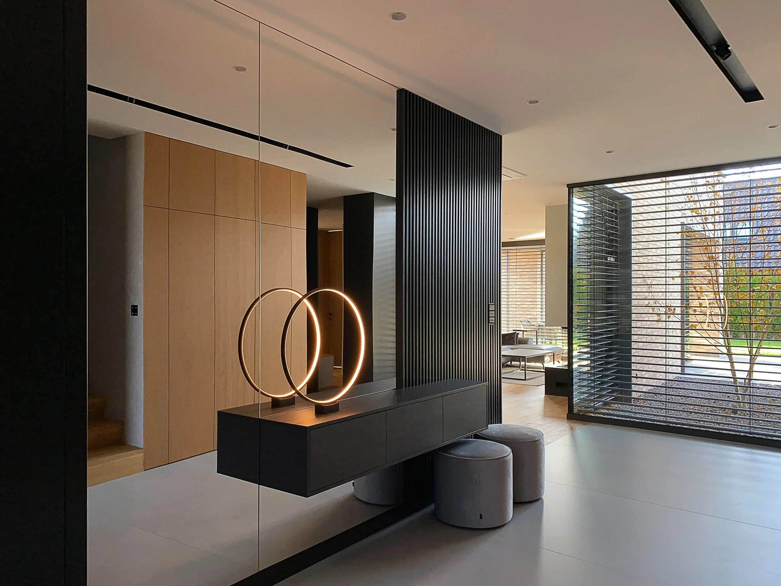 Nowoczesne minimalistyczne wnętrza domu jednorodzinnego w Szczecinie | projekt architekci ANNA THUROW Architektura i wnętrza