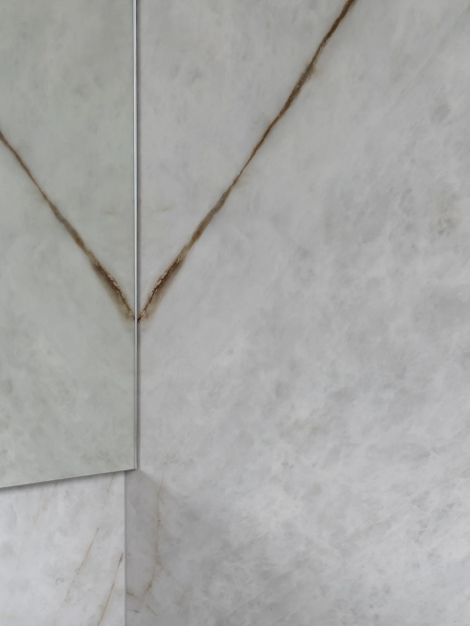 Piękna łazienka - domowe spa. Detal -  wielkoformatowe gresy. Transformacja mieszkania ZM w Szczecinie - projekt aranżacji wnętrz i realizacja pod klucz ANNA THUROW Architektura i wnętrza.
