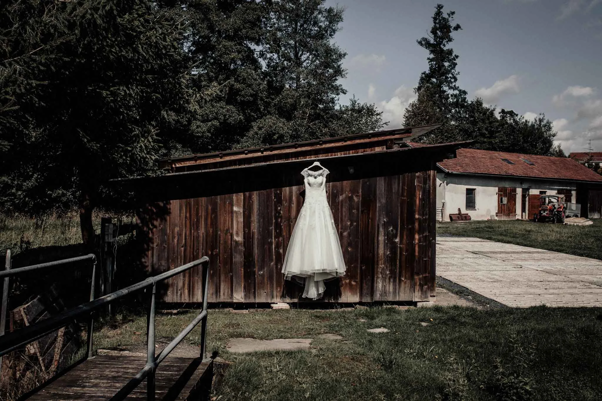 In-Love-with-a-Wolf-Hochzeitsfotograf-Coburg-Mitwitz-Nürnberg-Erlangen-Fürth-2.jpg