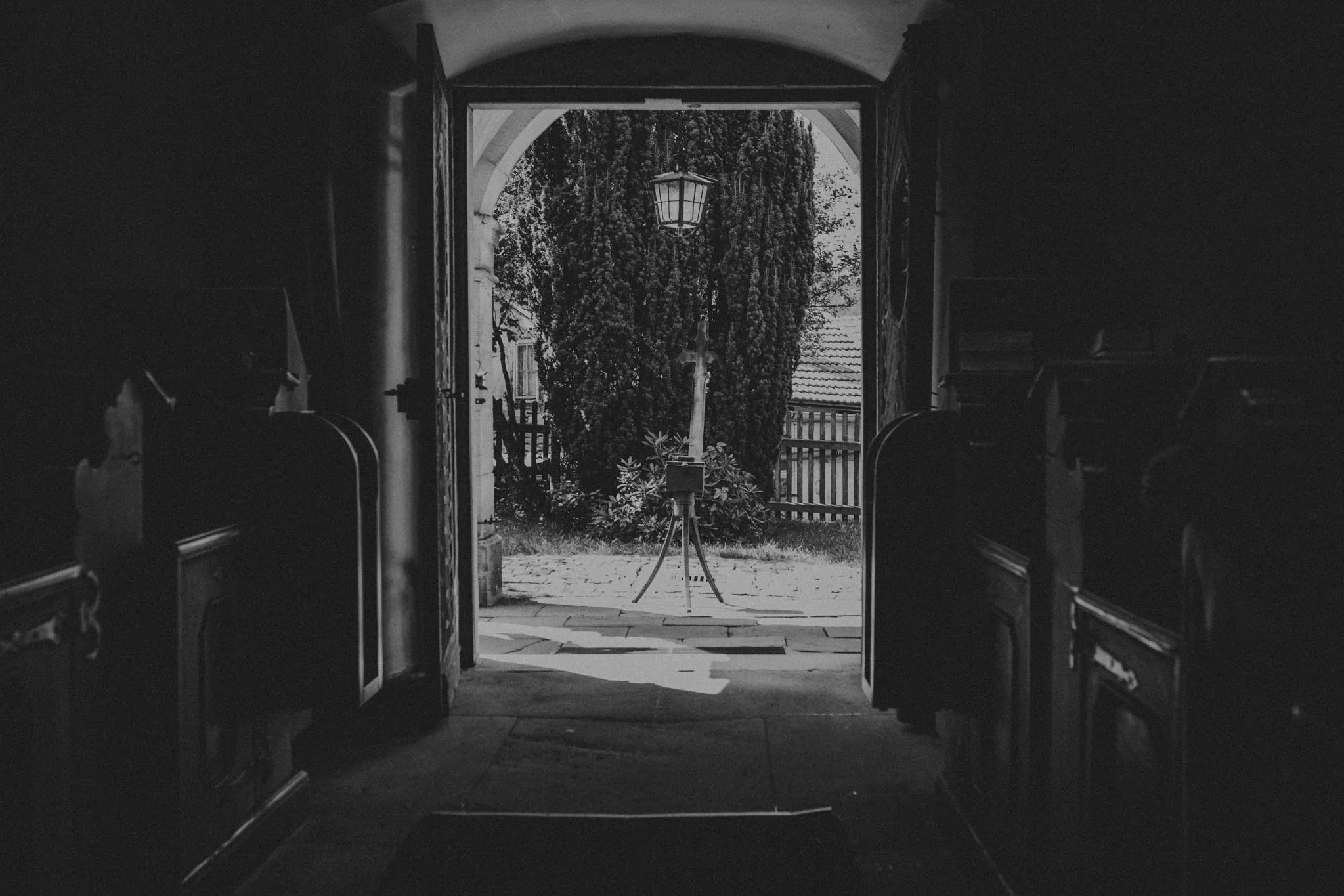 In-Love-with-a-Wolf-Hochzeitsfotograf-Coburg-Mitwitz-Nürnberg-Erlangen-Fürth-17.jpg