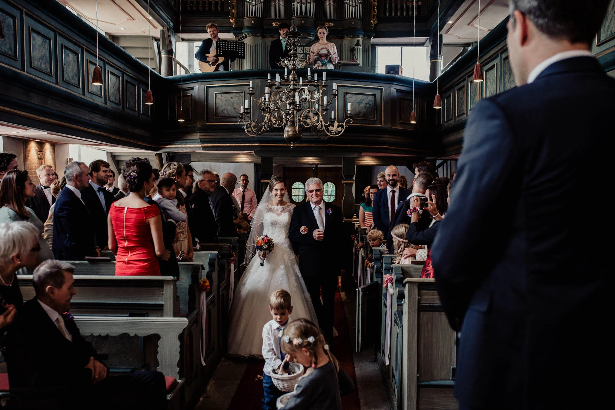 In-Love-with-a-Wolf-Hochzeitsfotograf-Coburg-Mitwitz-Nürnberg-Erlangen-Fürth-20.jpg