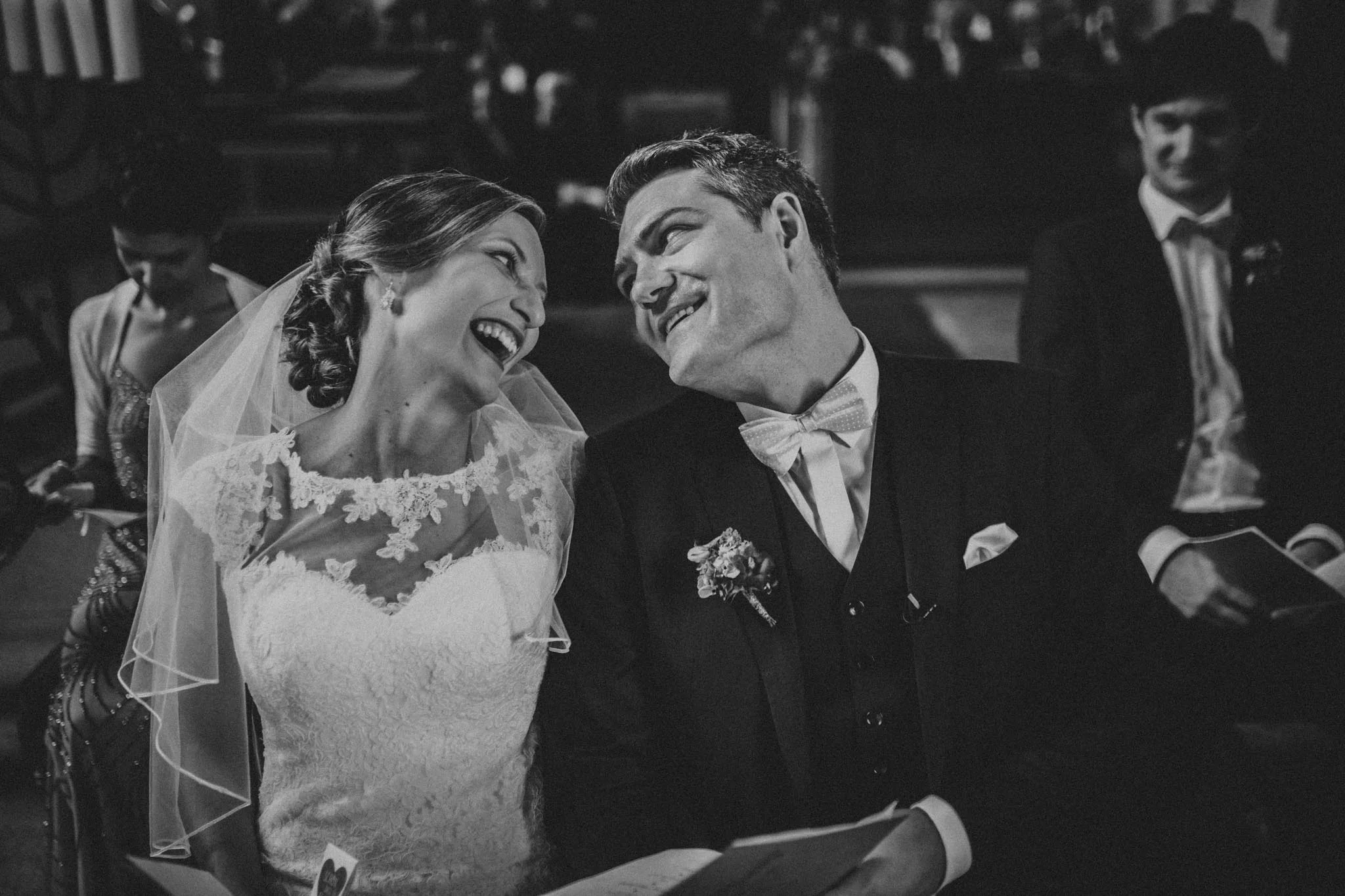 In-Love-with-a-Wolf-Hochzeitsfotograf-Coburg-Mitwitz-Nürnberg-Erlangen-Fürth-23.jpg