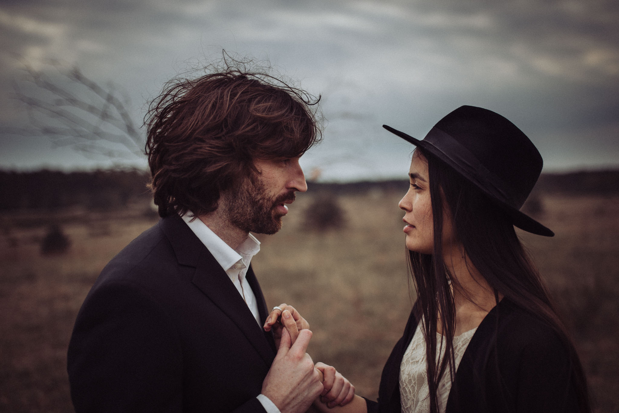 In-Love-with-a-Wolf-Paarshooting-Nürnberg-Hainberg-17.jpg