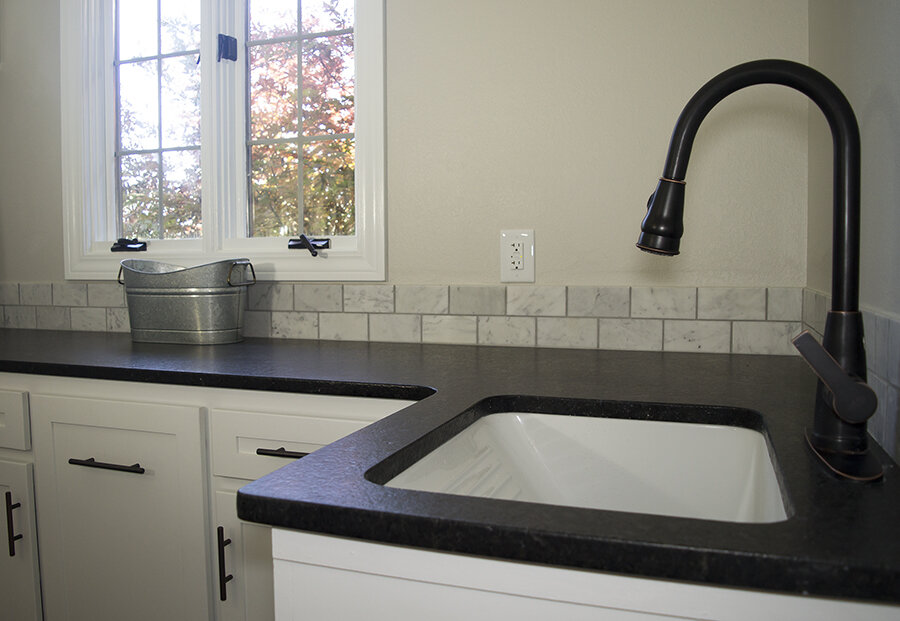 How To Choose A Granite Finish, Leathered Granite Countertops