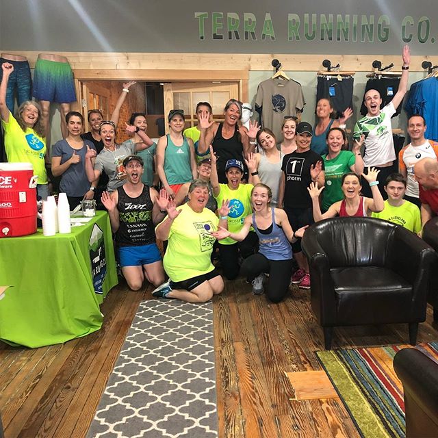 Thank you to everyone who celebrated with us last night at the preview run + sign up party! Can&rsquo;t wait to see you on race day! 🎉 
#runcleveland #clevelandhalf #running #icecreamofinsta #party #runspiration #roadrunning