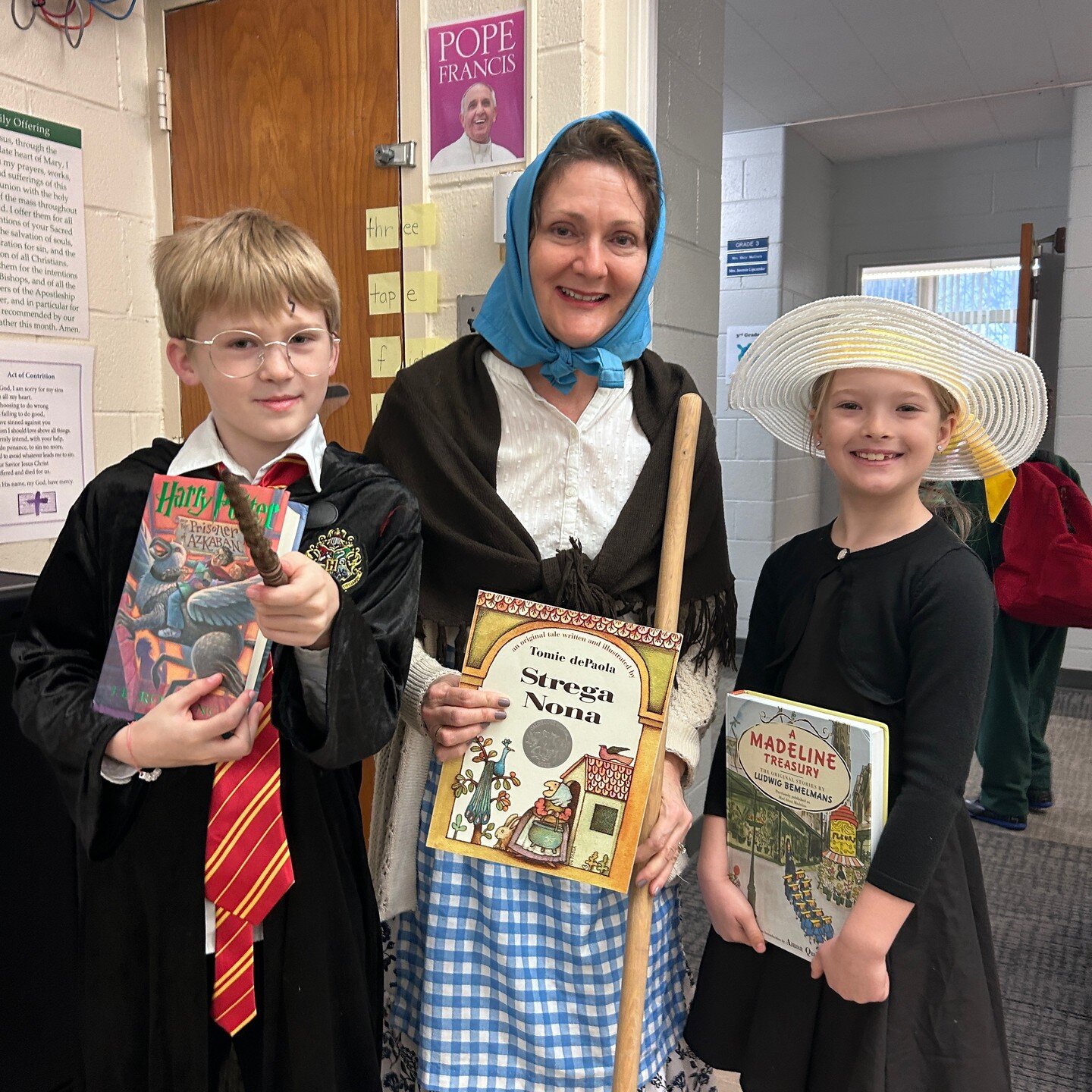 During Read Across America Week students celebrated the joy of reading by dressing up as favorite book characters and buddy reading events! #adwcommunity #iloveholycross #readacrossamerica @niccifalcone