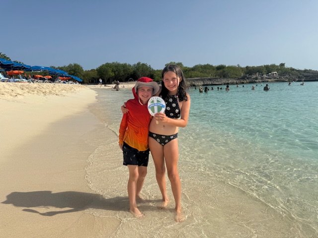 Holy Cross School spirit shining bright on the beautiful shores of St. Martin! ๐โ๏ธ๐ #ADWcommUNITY #ILoveHolyCross #HCSeverywhere #AlwaysBeKind #SchoolSpirit