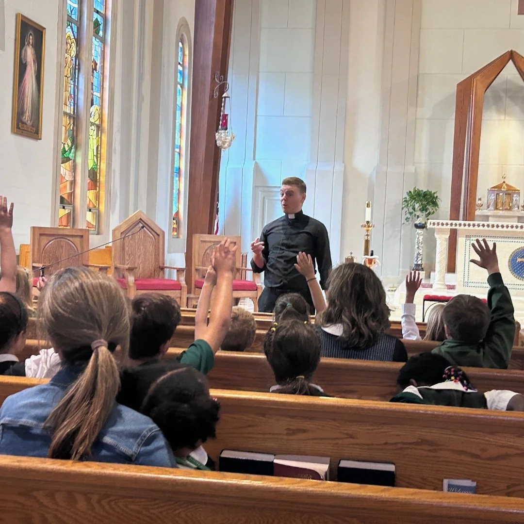 Today, Fr. Wyble led a special “Mass Class” for our students by walking them through the parts of the Mass and answering their many thoughtful questions! 🙏 #ADWcommUNITY #ILoveHolyCross
