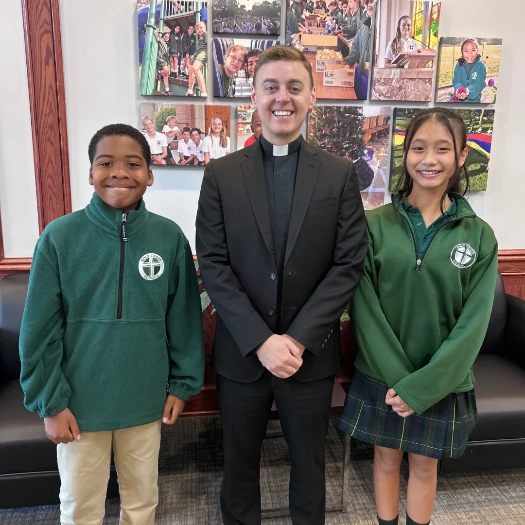 Spreading kindness one smile at a time for #WorldSmileDay 😁 How perfect that it’s also Picture Day at Holy Cross with smiles all around! #ADWcommUNITY #ILoveHolyCross #Freed #FreedPhotography