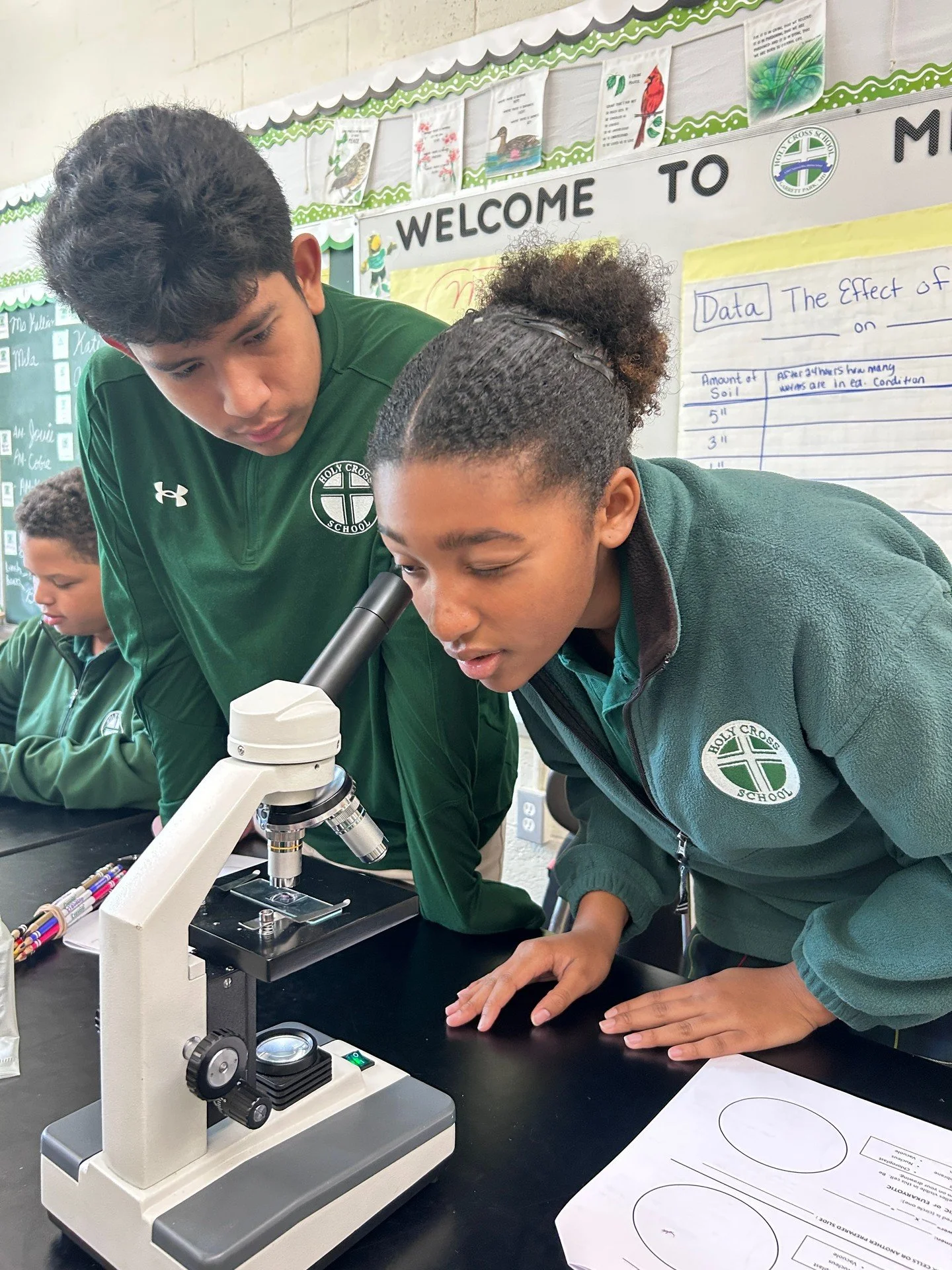 8th Grade scientists got up close with Tradescantia zebrina under the microscope and sketched their fascinating findings! #ADWcommUNITY #ILoveHolyCross #STEM #MiddleSchoolScience #HandsOnLearning