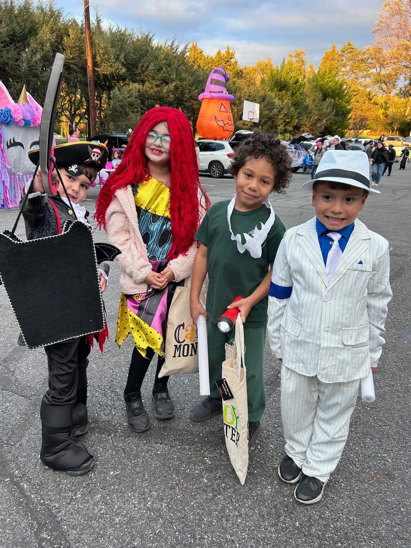 🎃 Trunk or Treat was a spooktacular success! A huge thank you to our amazing HSA leaders and all the volunteers who made this frightfully fun night possible. From creative trunks to sweet treats, you really brought the Halloween spirit to life! #ILo