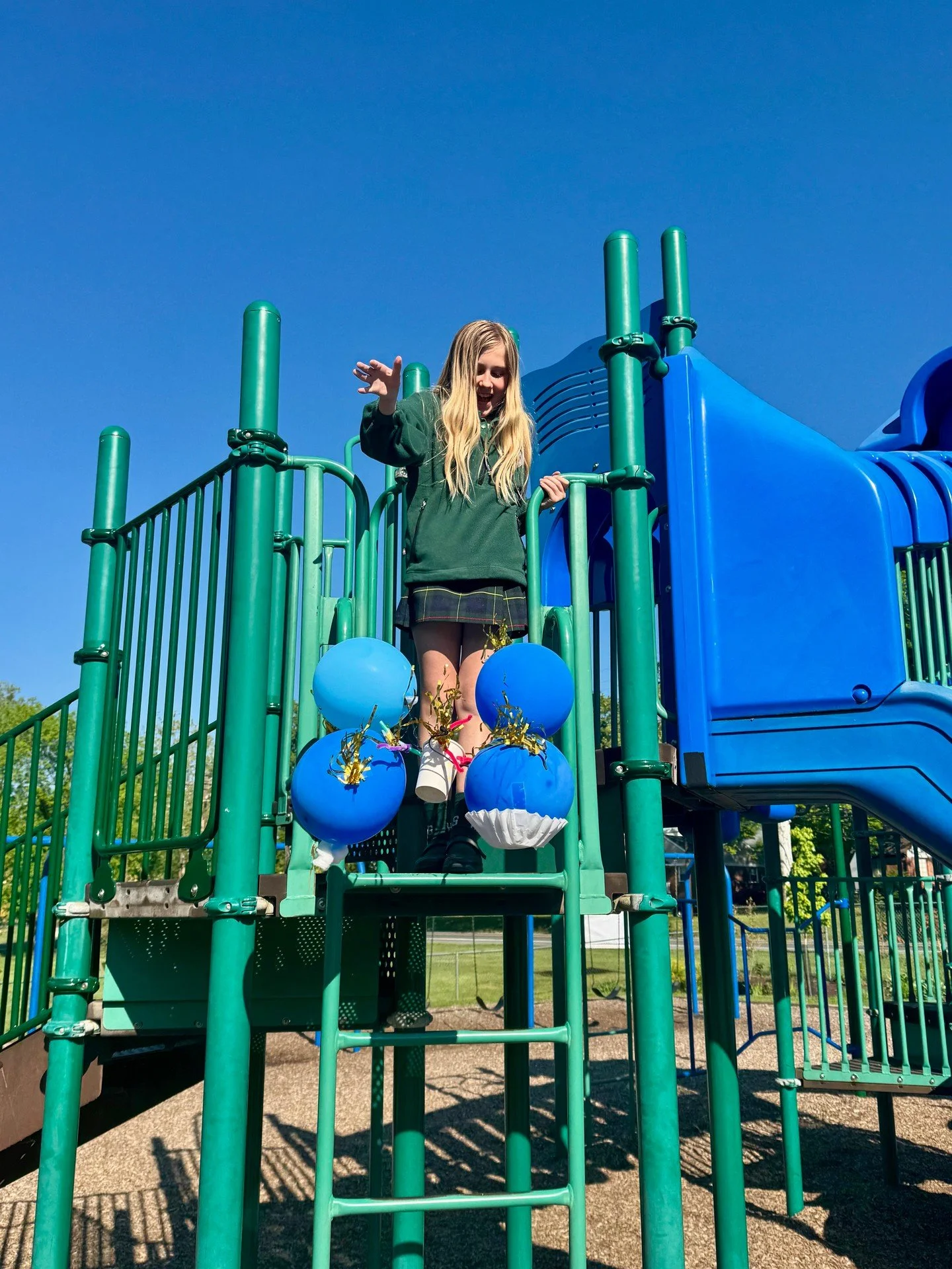 4th graders put their engineering skills to the test during the Egg Drop Challenge! Students began by designing detailed blueprints of their ideas, carefully planning how to protect an egg from a high drop. Then they brought their plans to life by bu