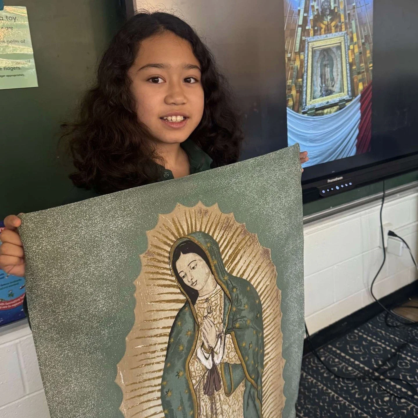 A 5th Grade student shared photos and artifacts from her amazing pilgrimage to the Shrine of Our Lady of Guadalupe! The class enjoyed learning more about Saint Juan Diego and his visions of Mary. #ADWcommUNITY #ILoveHolyCross #ADWcomUNIDAD