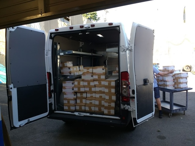 The second van of the day quickly filling up with Maslow machines