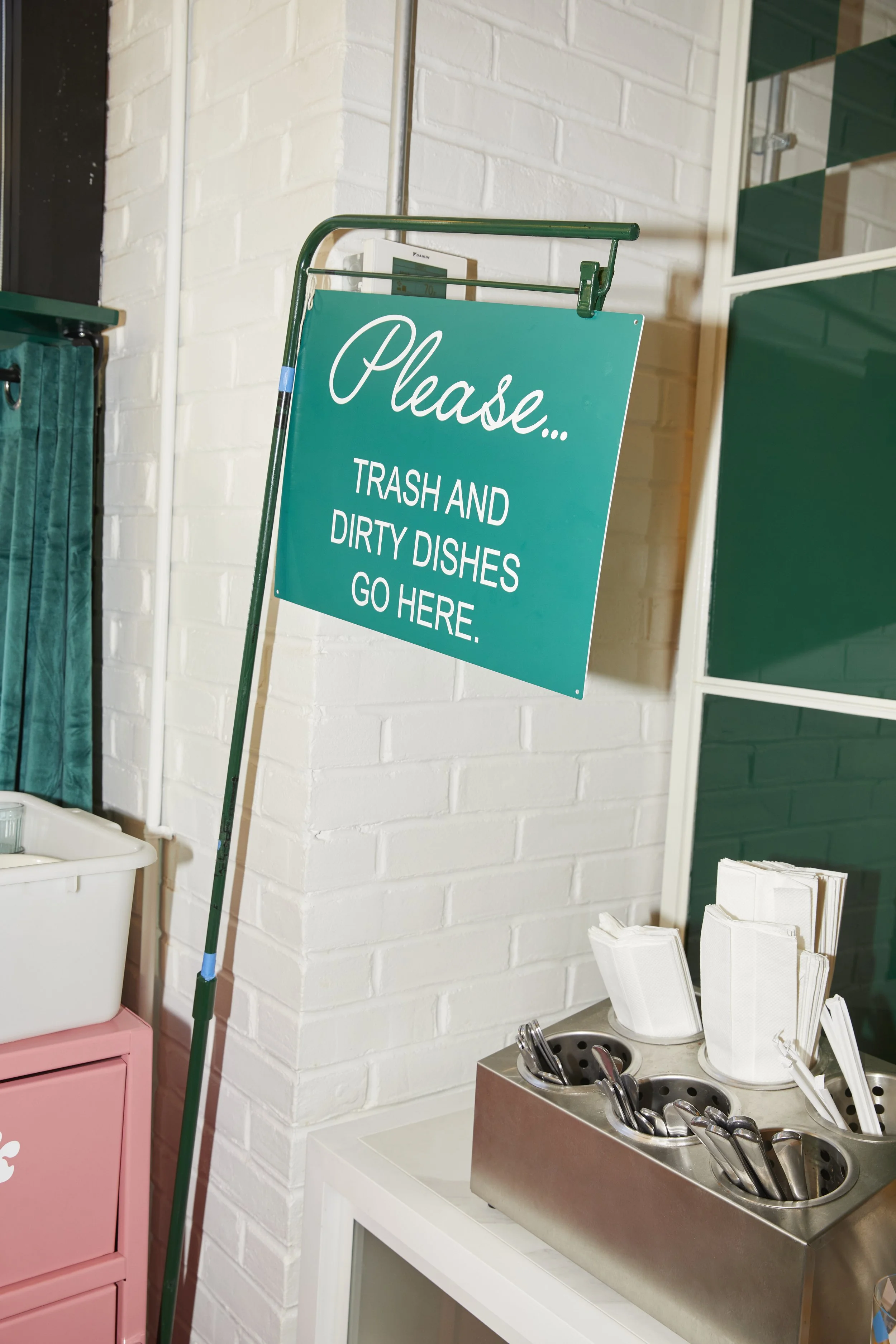 221213_UOHOME_KITCHEN_MIDDLECHILD1250.jpg